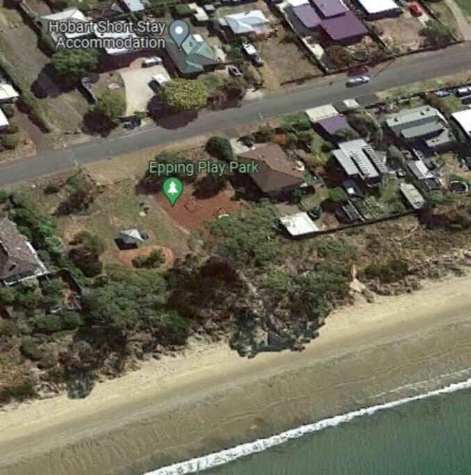 Beach Holiday Home-Close to Airport-3 Bed & 2 Bath
