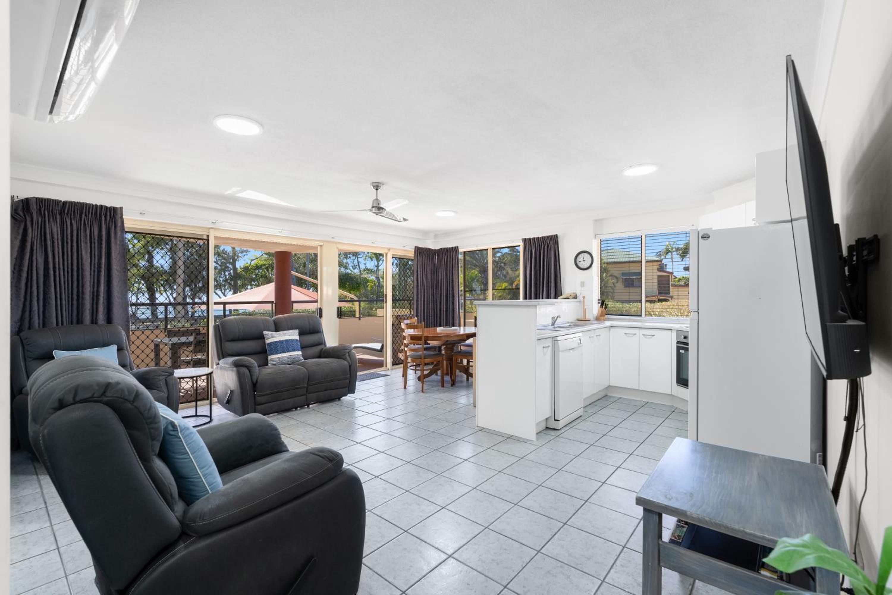 Alexander Beachfront Apartments