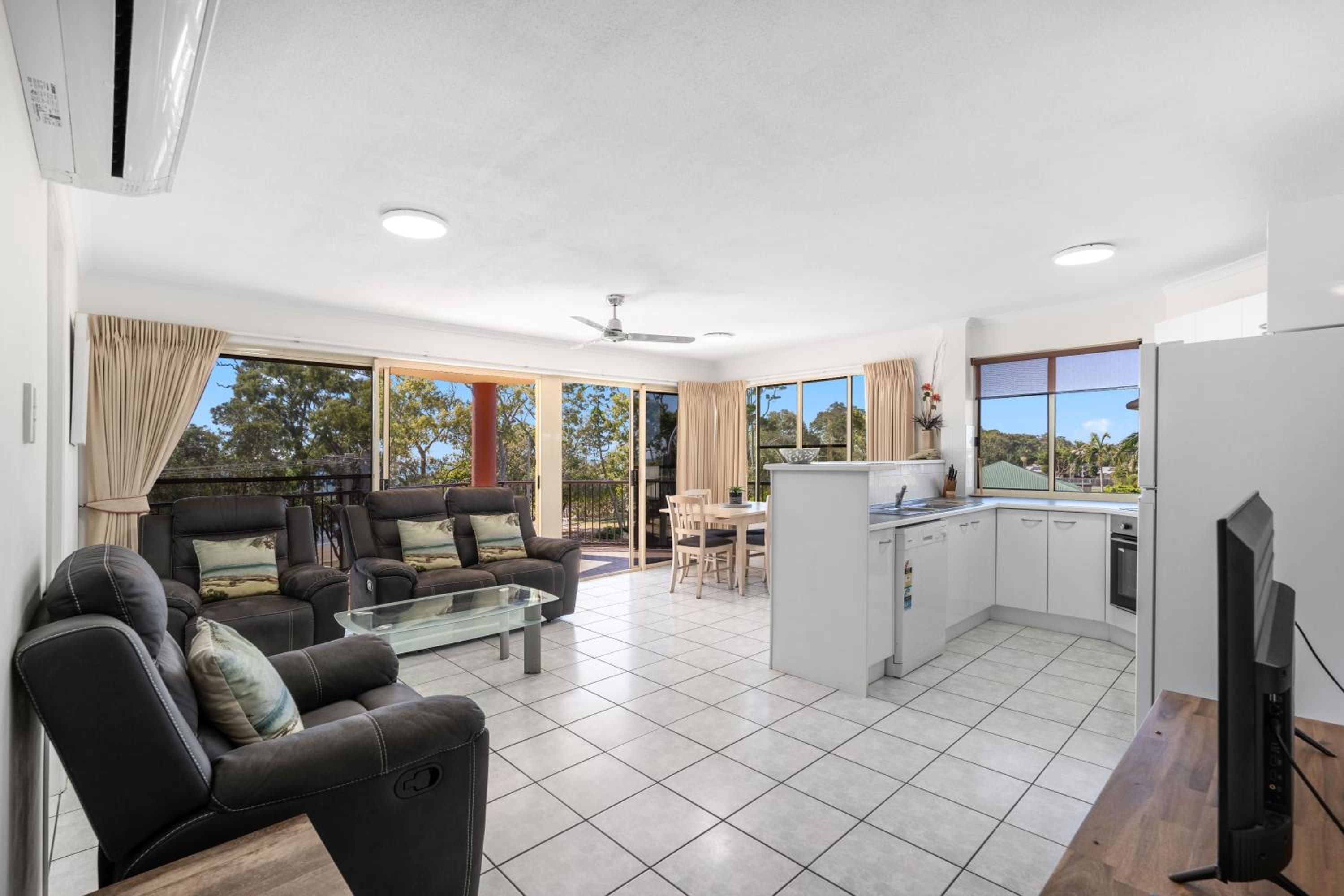 Alexander Beachfront Apartments