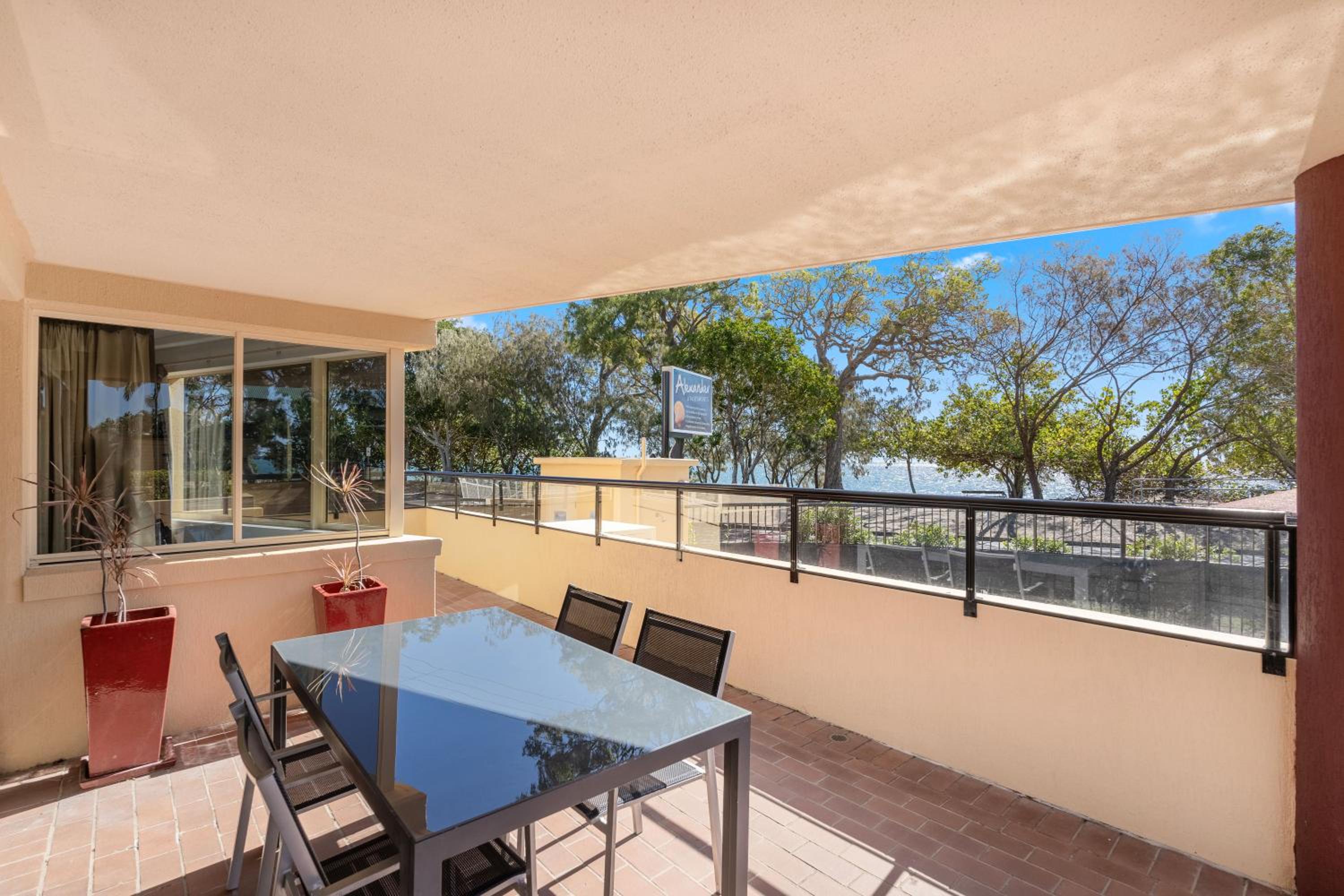 Alexander Beachfront Apartments
