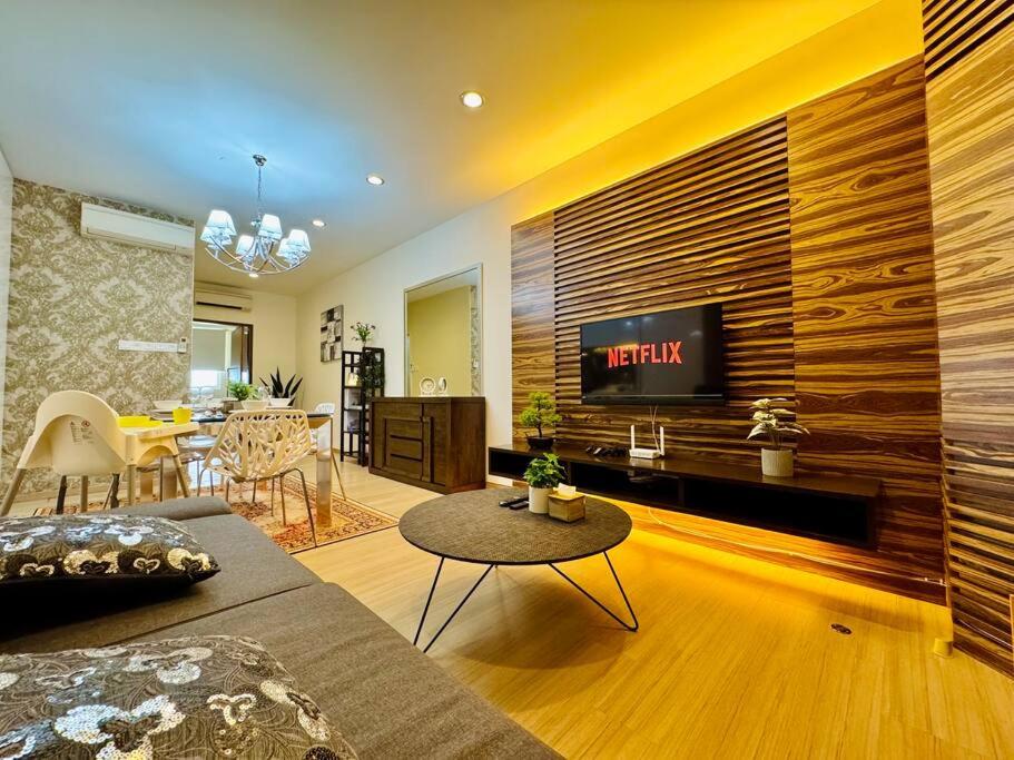 Georgetown Sea View 5min to Gurney & Straits Quay With Netflix TV Game for 5 Pax photo 1