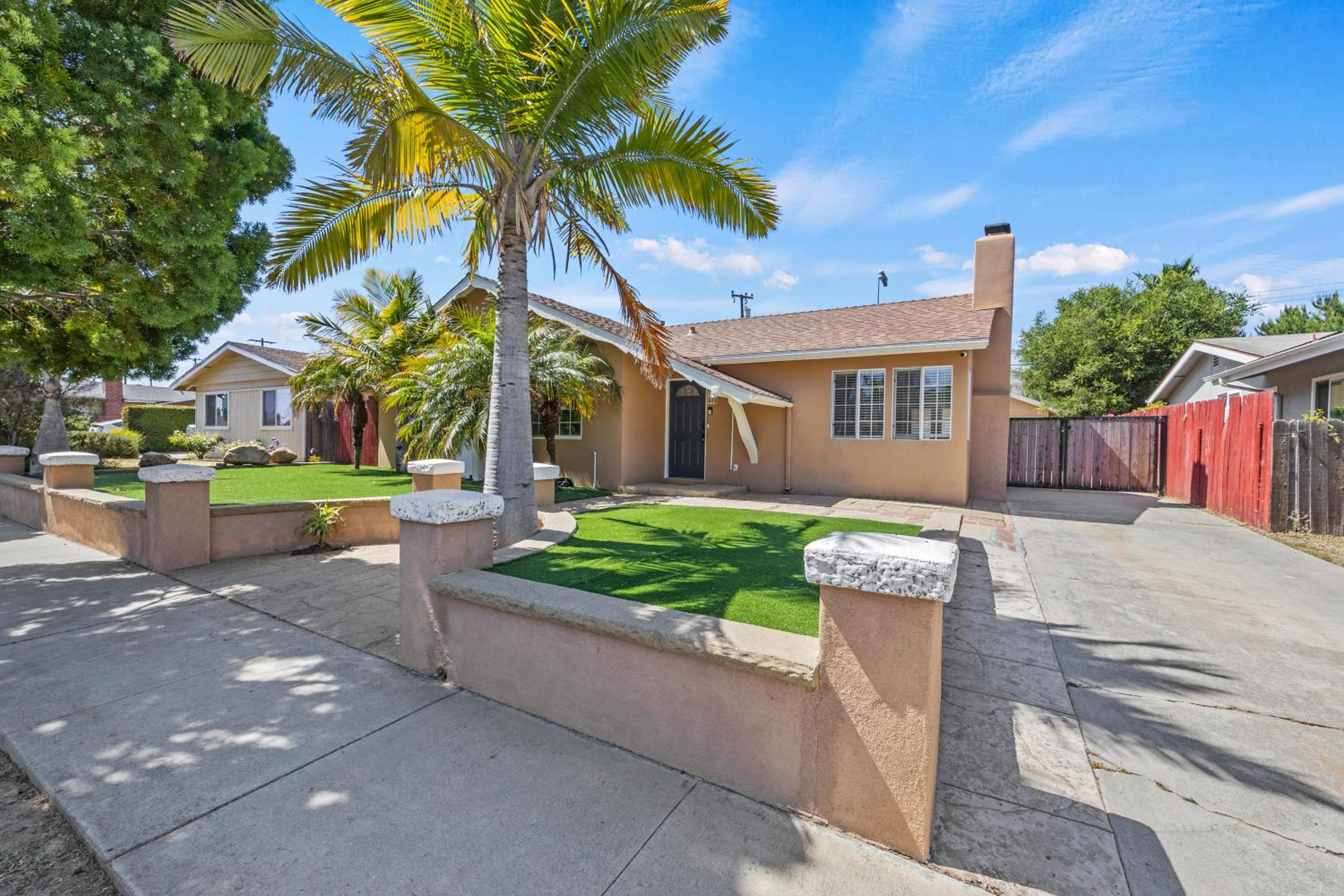 Hotel 5 Minutes to Airport & UCSB, Hot Tub, King Bed, Fireplace, Fire Pit, Sleeps 6 - Image 1