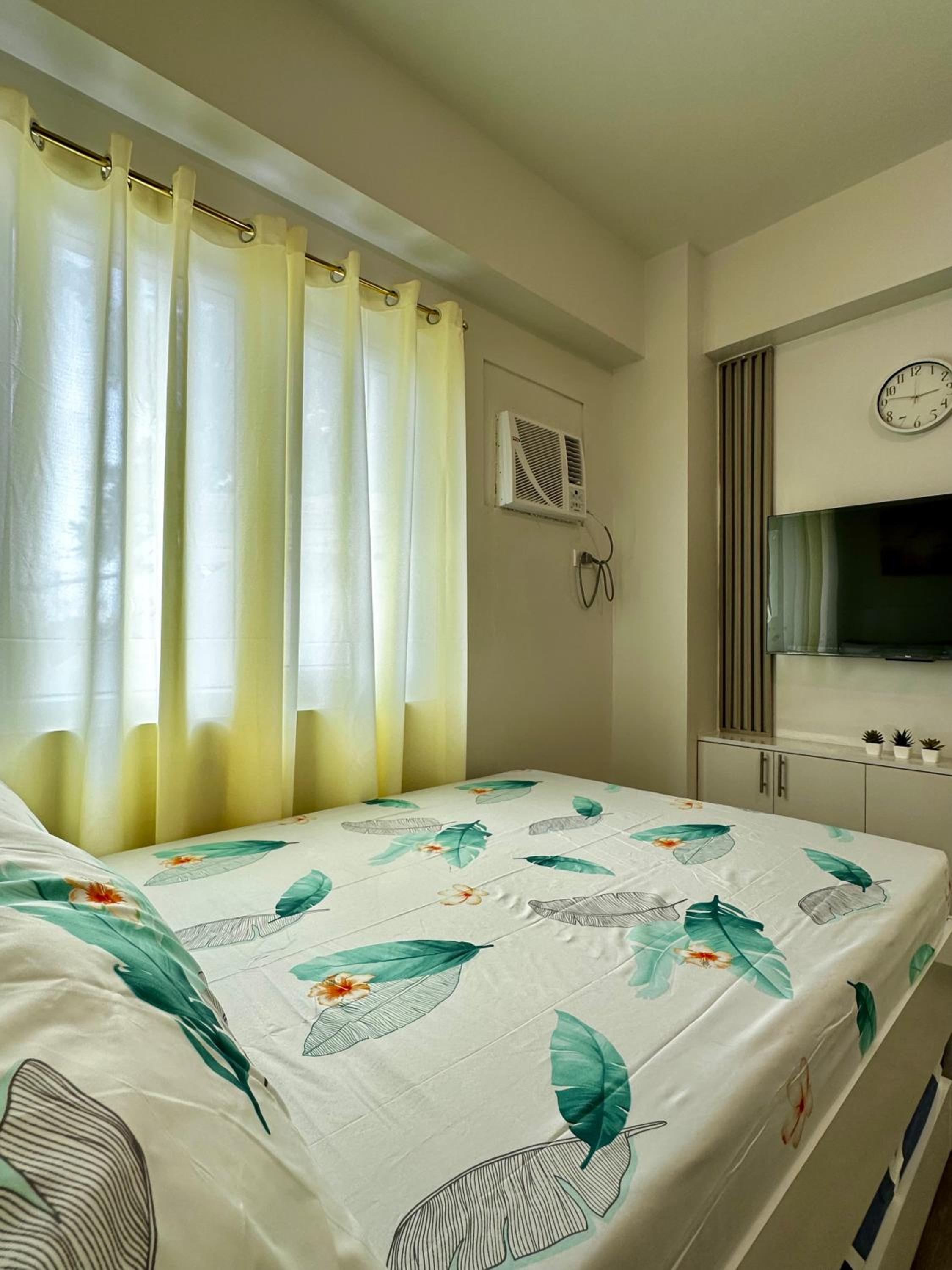 Studio Unit with WIFI and Netflix view 5