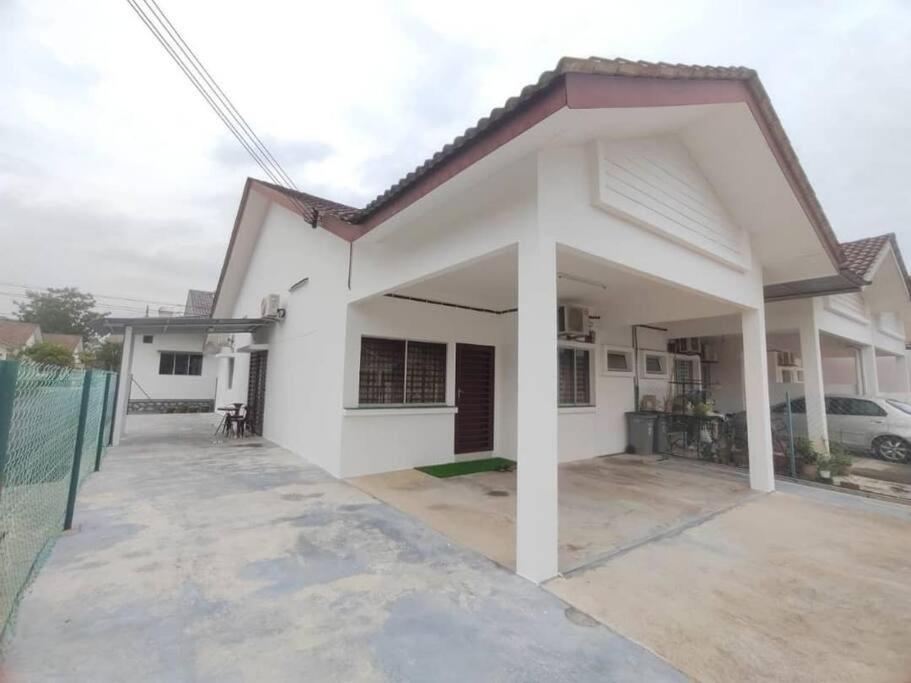 Malay Only Homestay S2 Heights photo 3