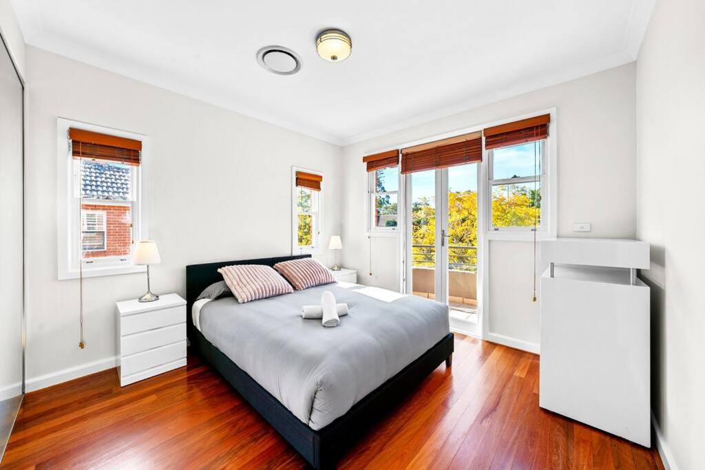 Urban Chic Chatswood 3BR Apartment