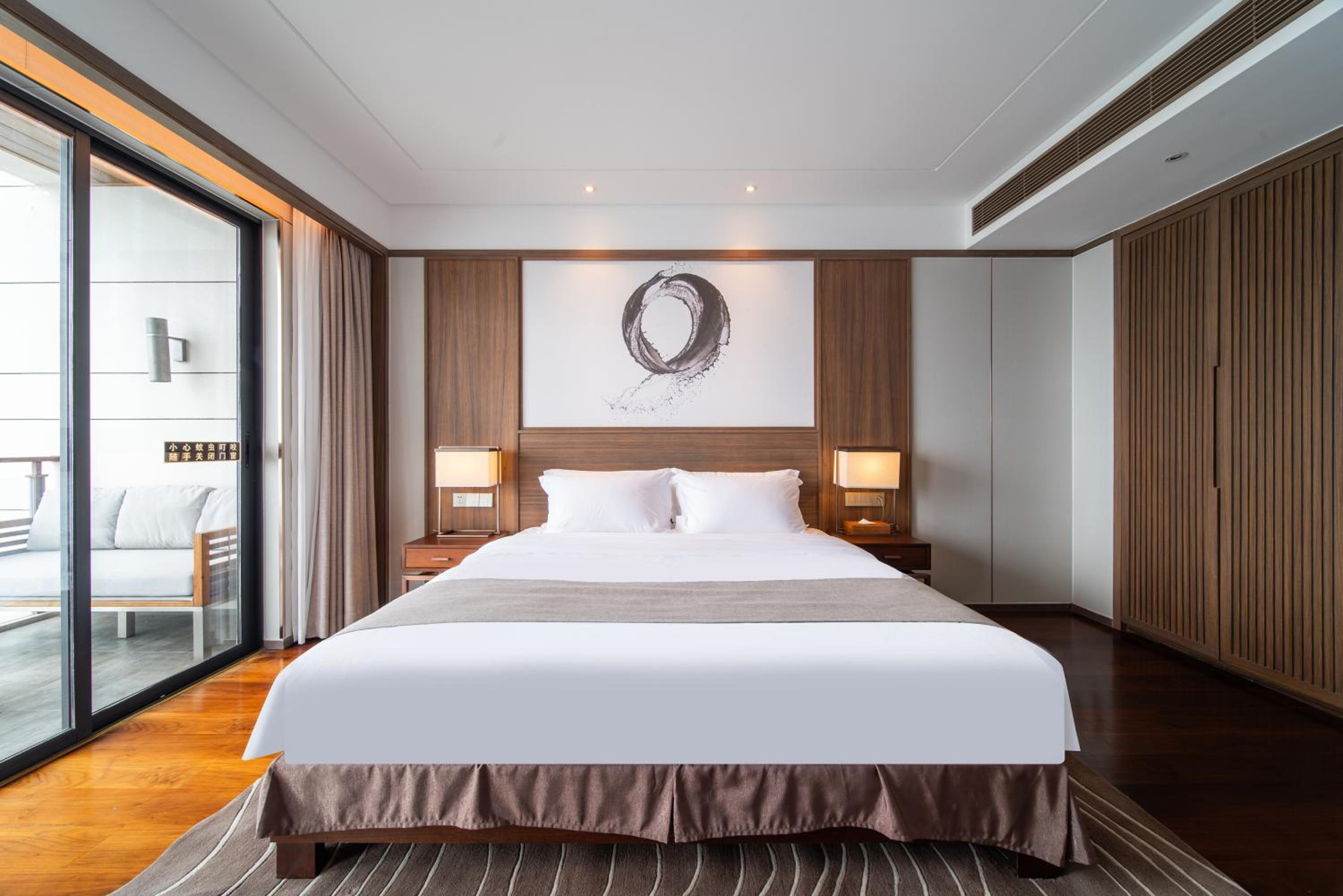 Shenzhen Half Day Cloud Coast Resort