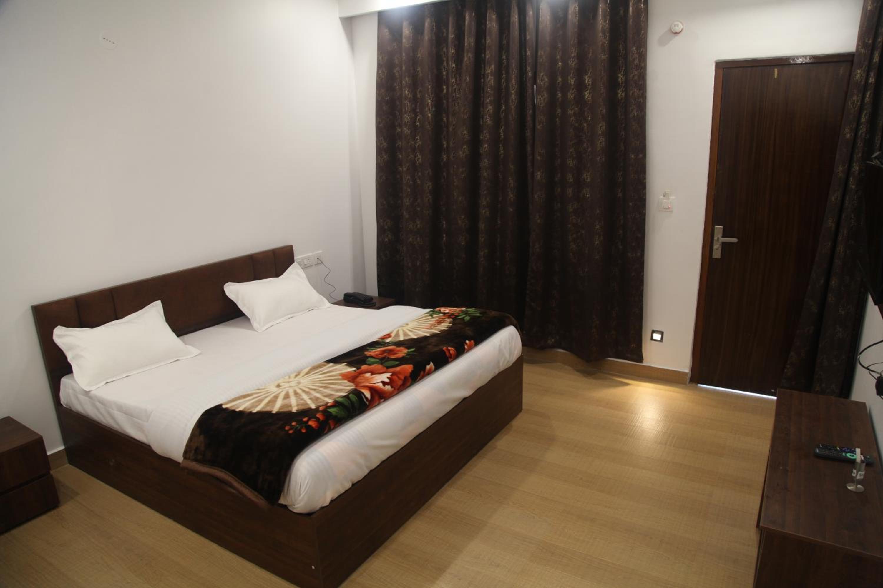 Photo 8