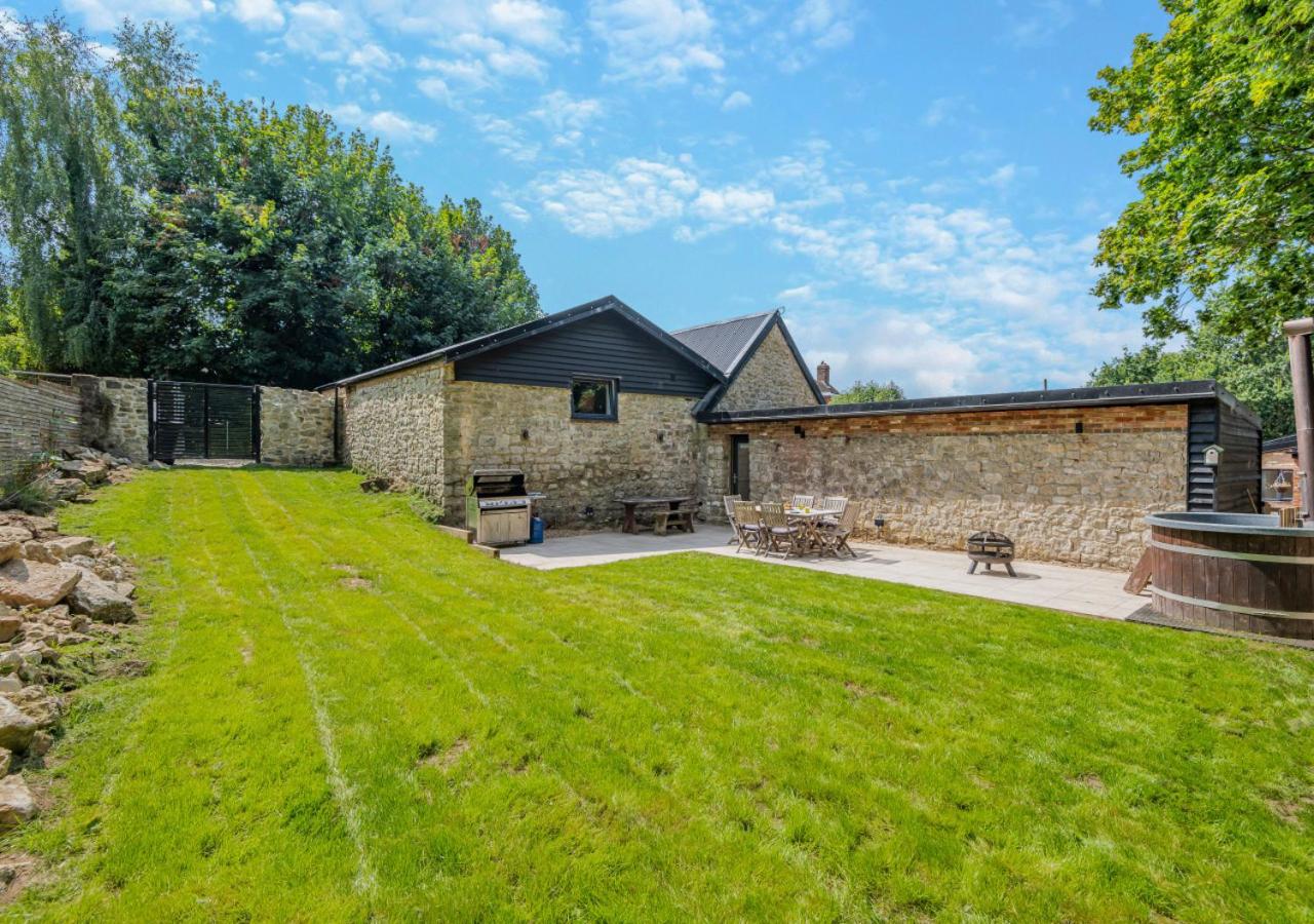 The Piggery - West Farleigh view 3