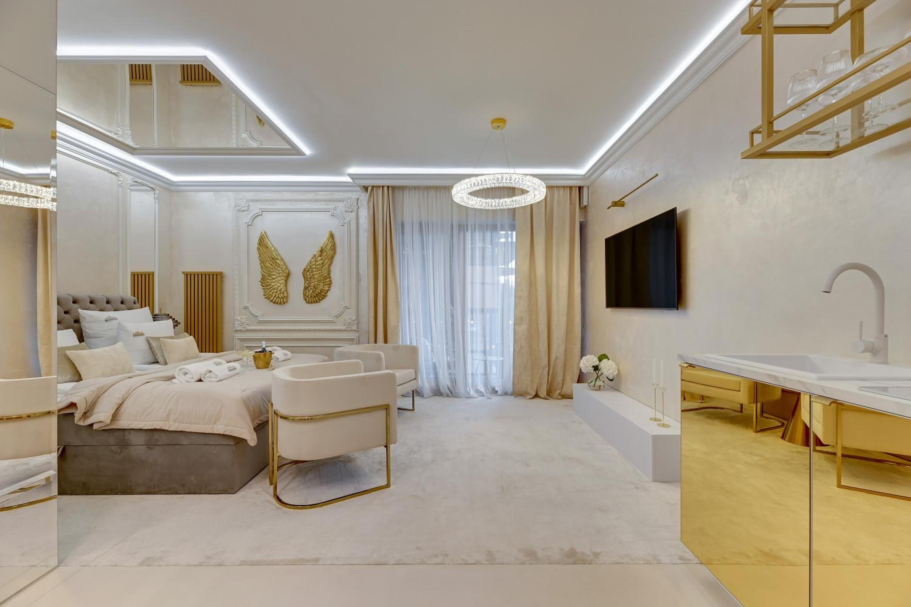 Nadmotławie Jacuzzi Mirror Suite by Downtown Apartments