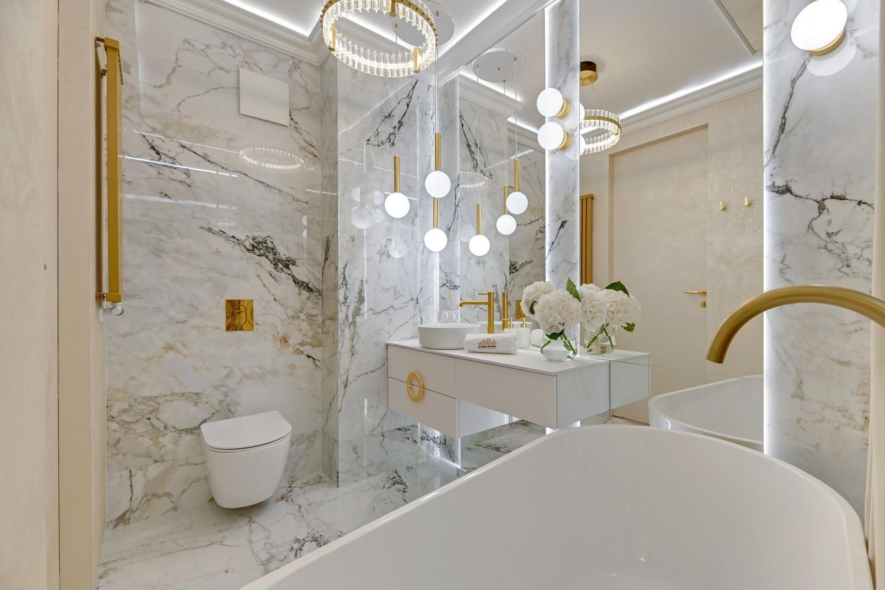 Nadmotławie Jacuzzi Mirror Suite by Downtown Apartments
