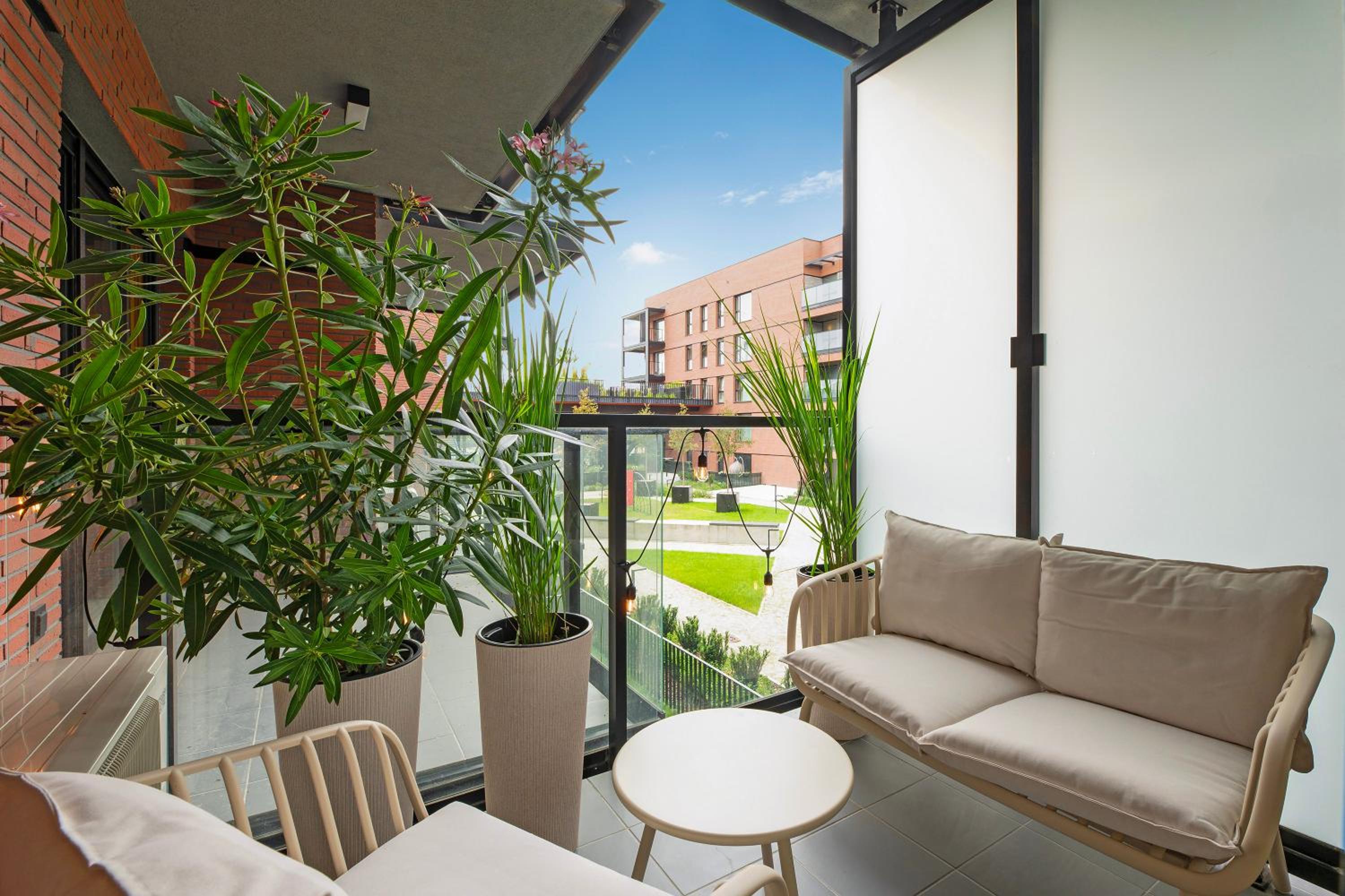 Nadmotławie Jacuzzi Mirror Suite by Downtown Apartments