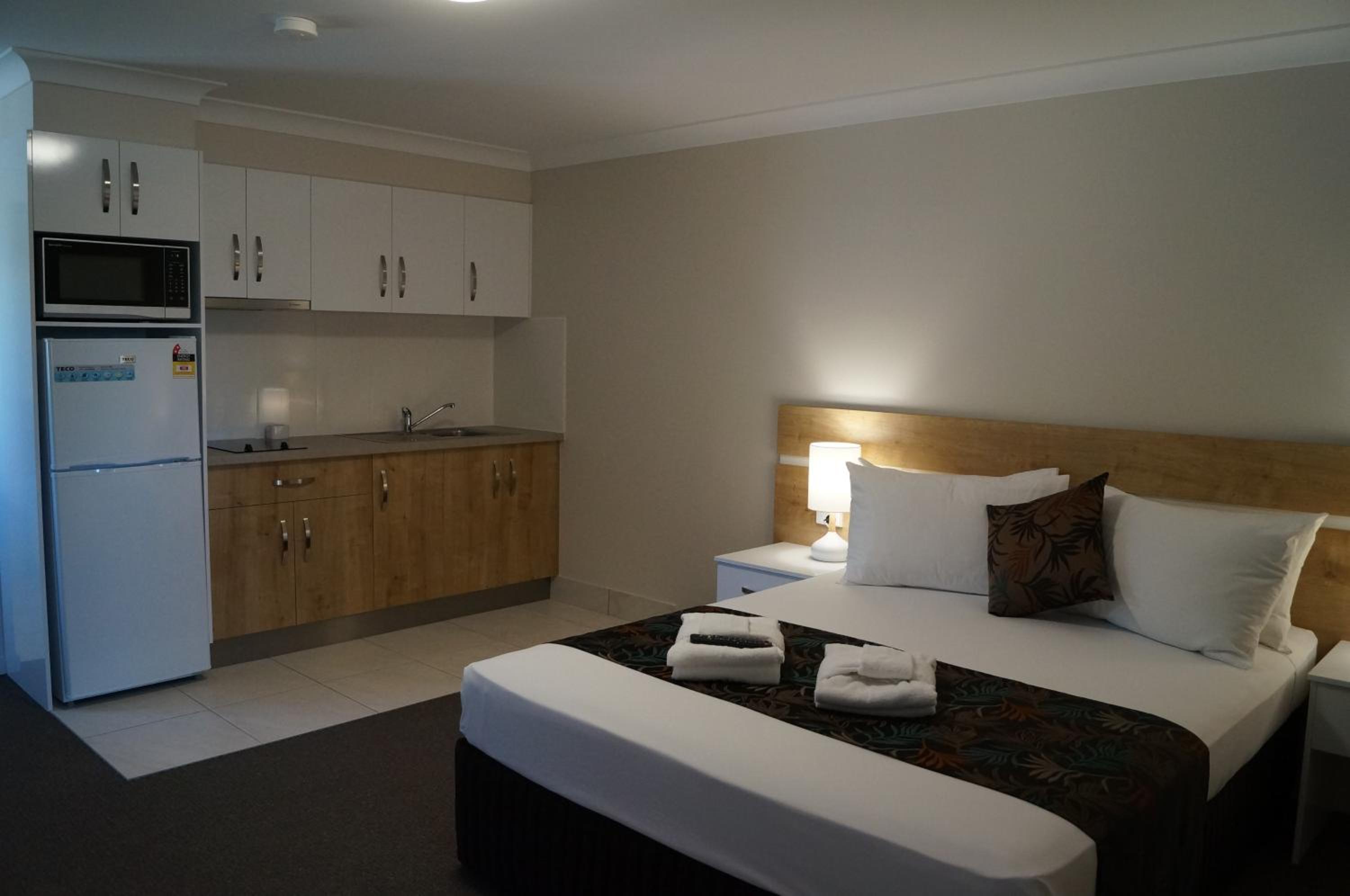Castle Crest Motel