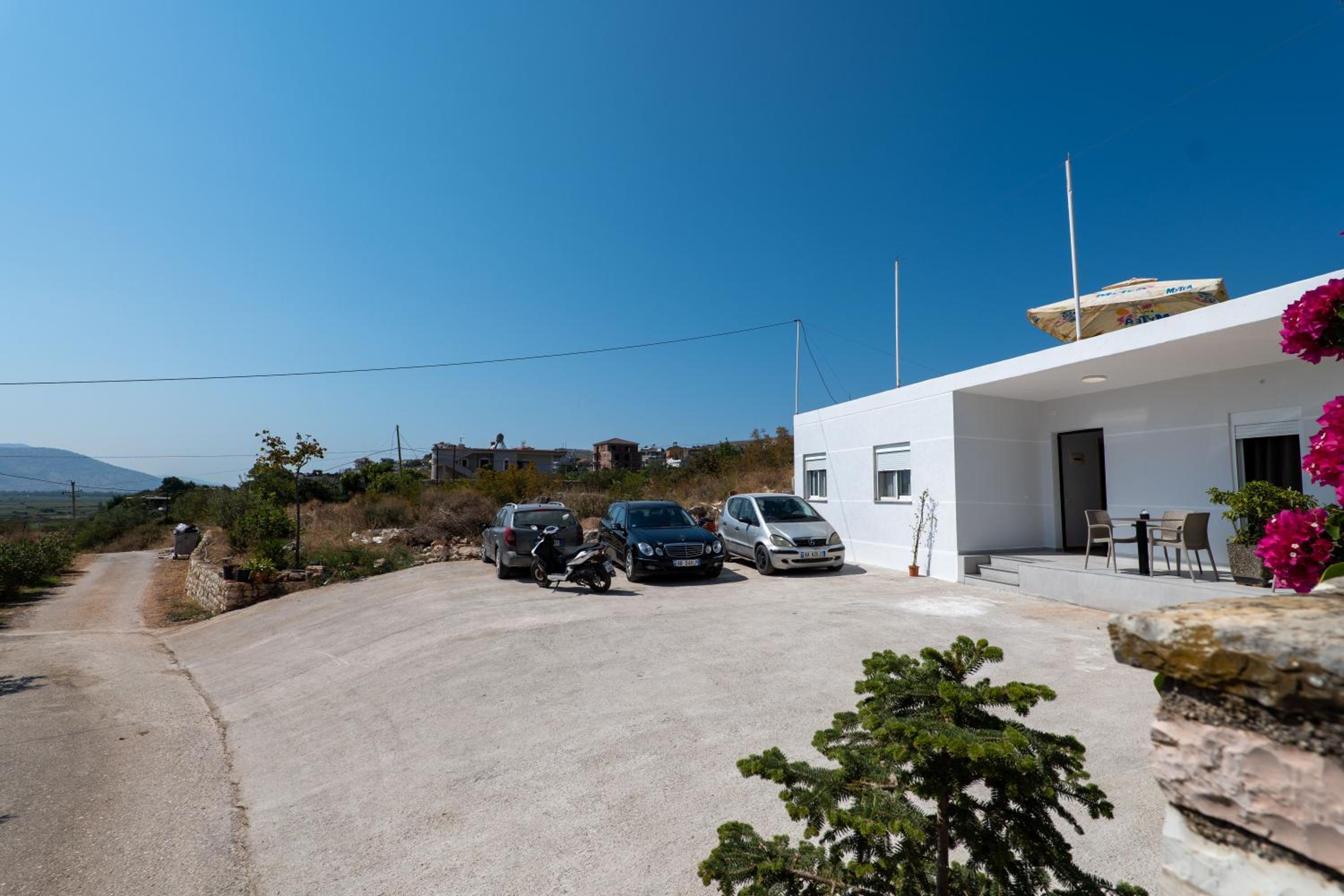 Albdea Apartment & Rooms