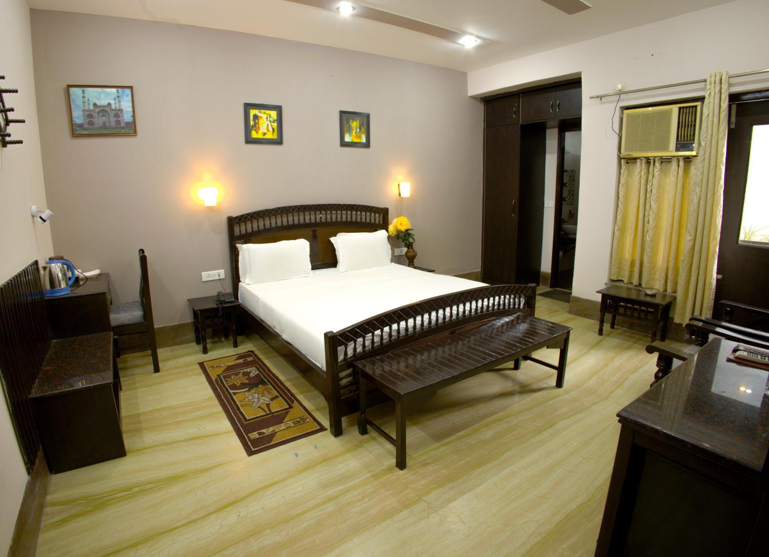 Pearl of Taj Home Stay