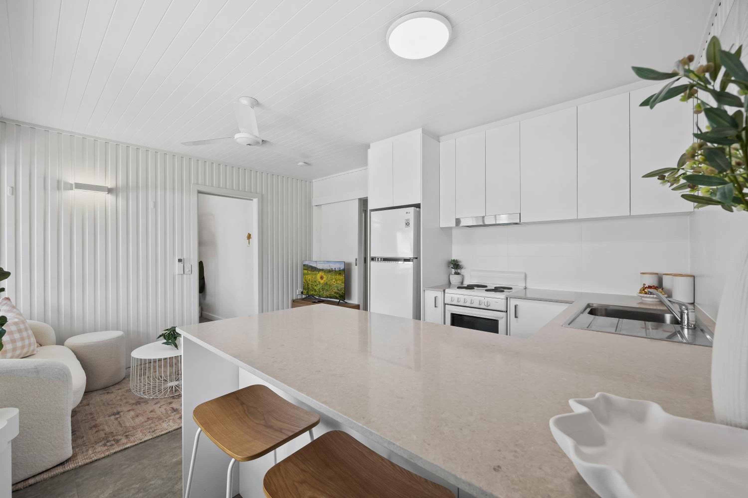 Alex Beachside Pet Friendly 2 Bed Apartment