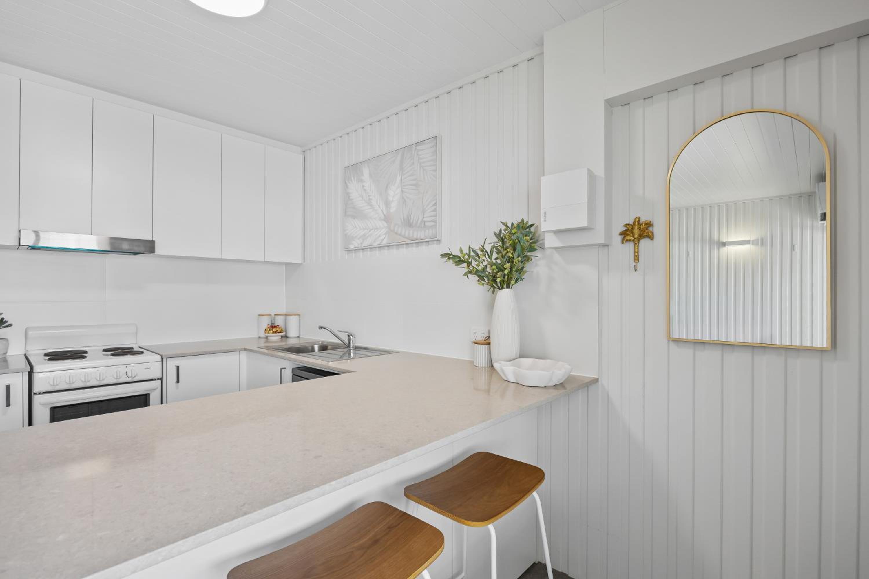Alex Beachside Pet Friendly 2 Bed Apartment