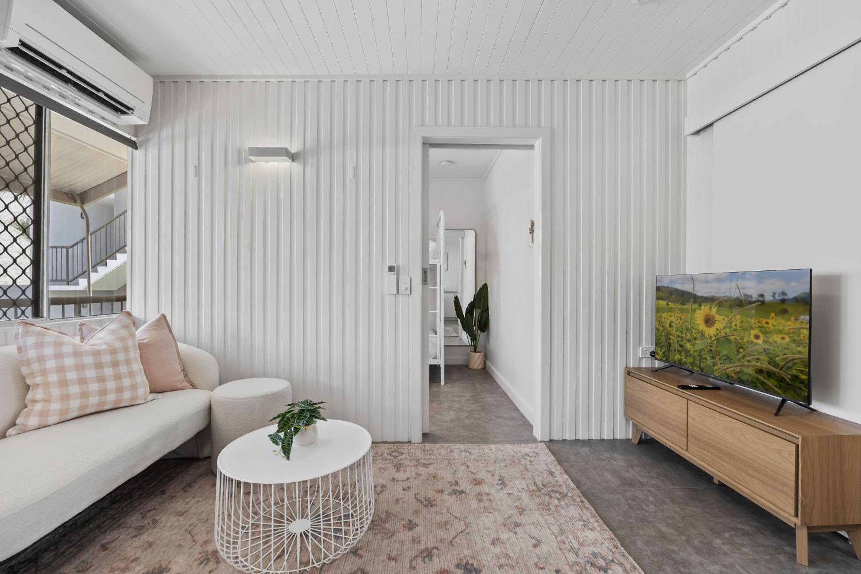 Alex Beachside Pet Friendly 2 Bed Apartment