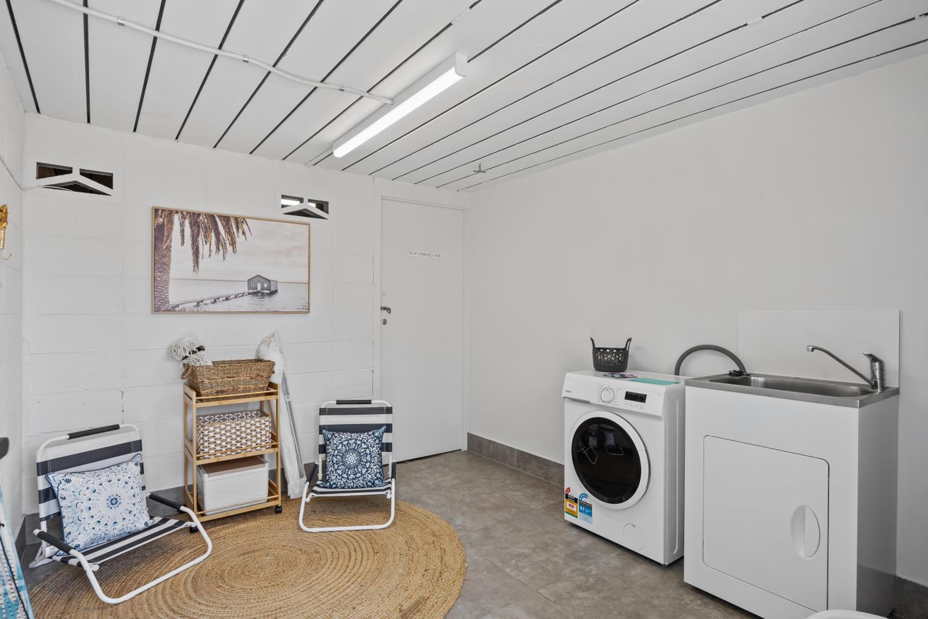 Alex Beachside Pet Friendly 2 Bed Apartment