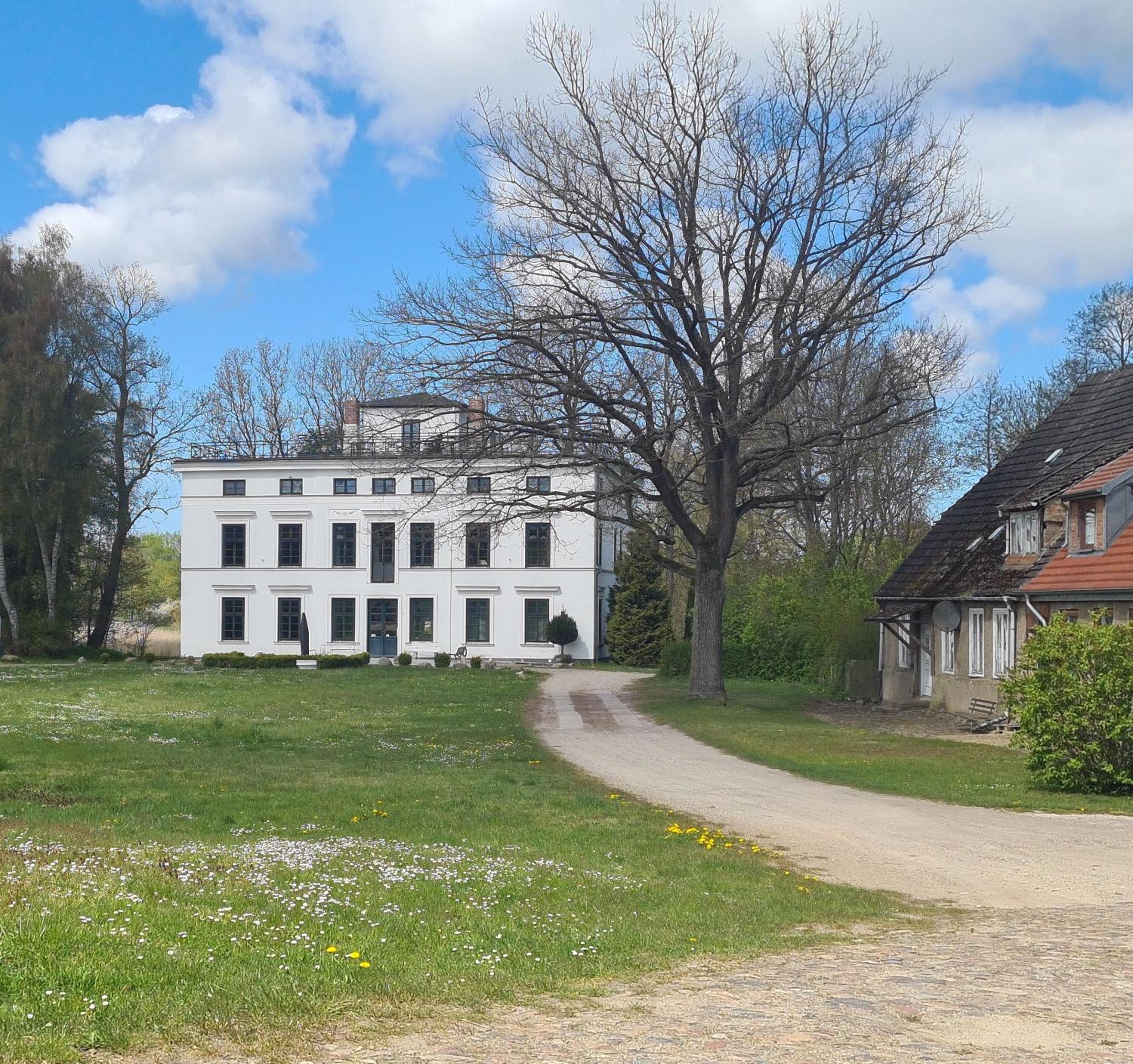 FeWo's am Gutshaus im Ostseeland