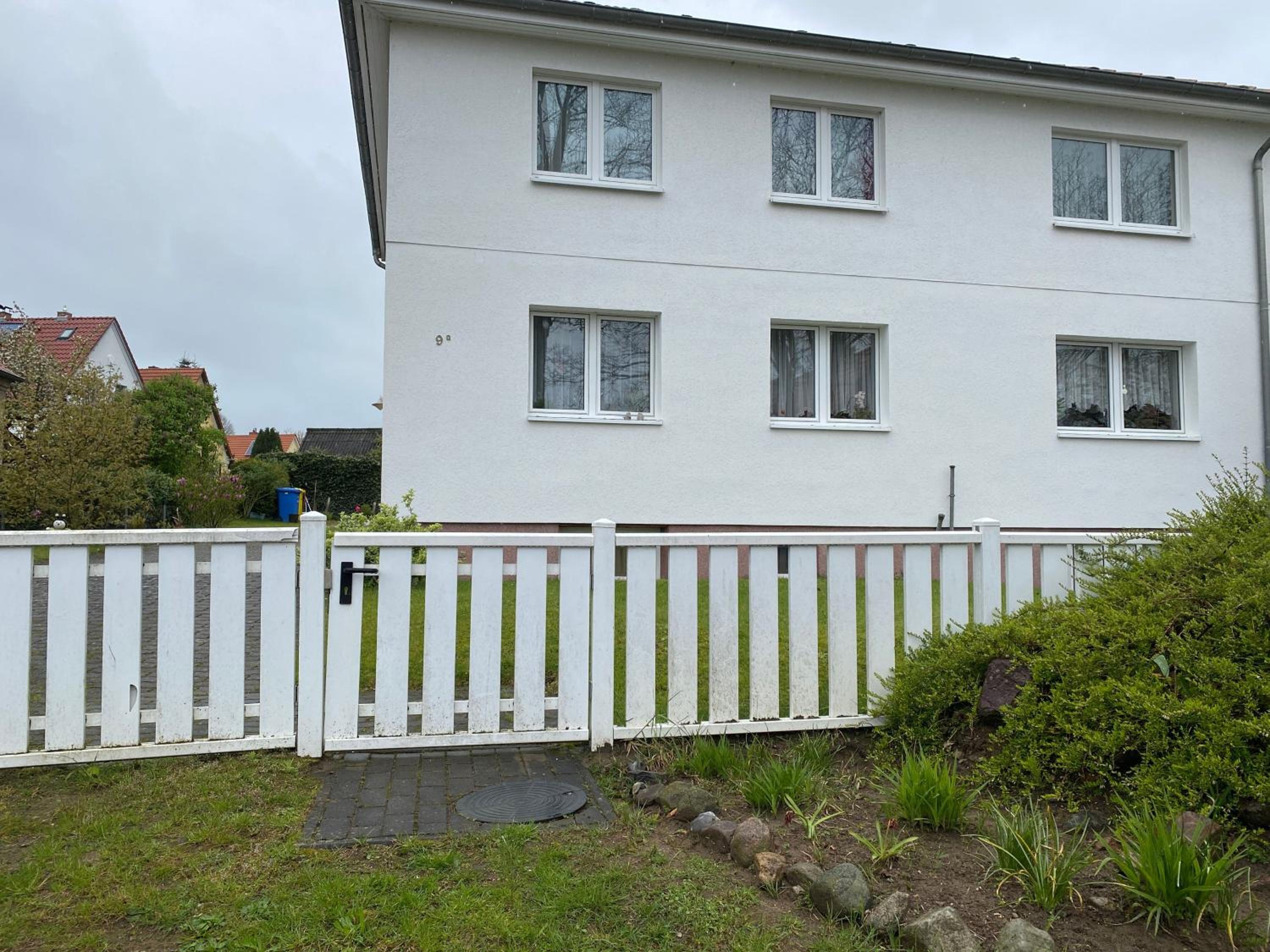 M9 Ferienwohnung mit Balkon am Waldrand im Ostseeland