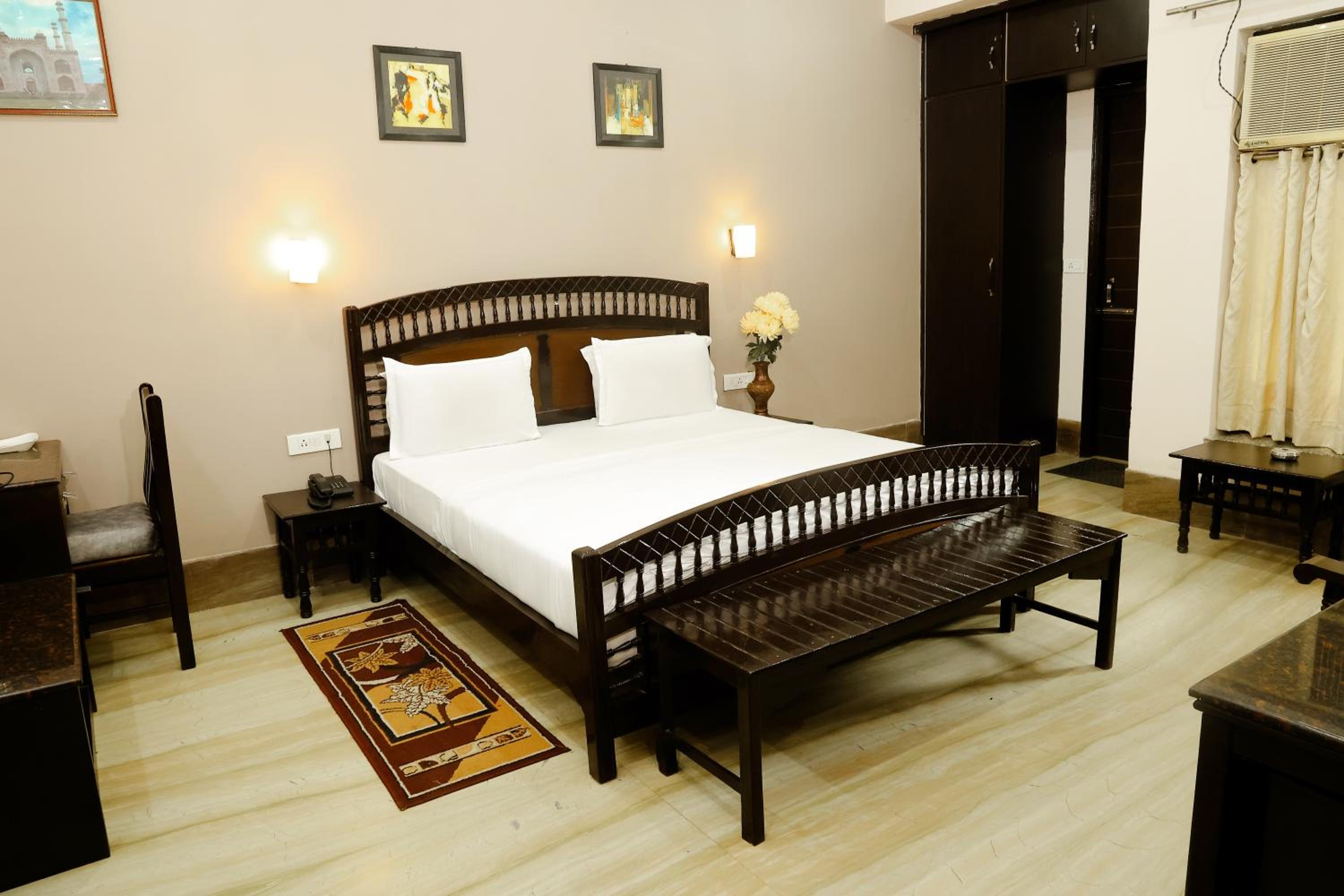 Pearl of Taj Home Stay