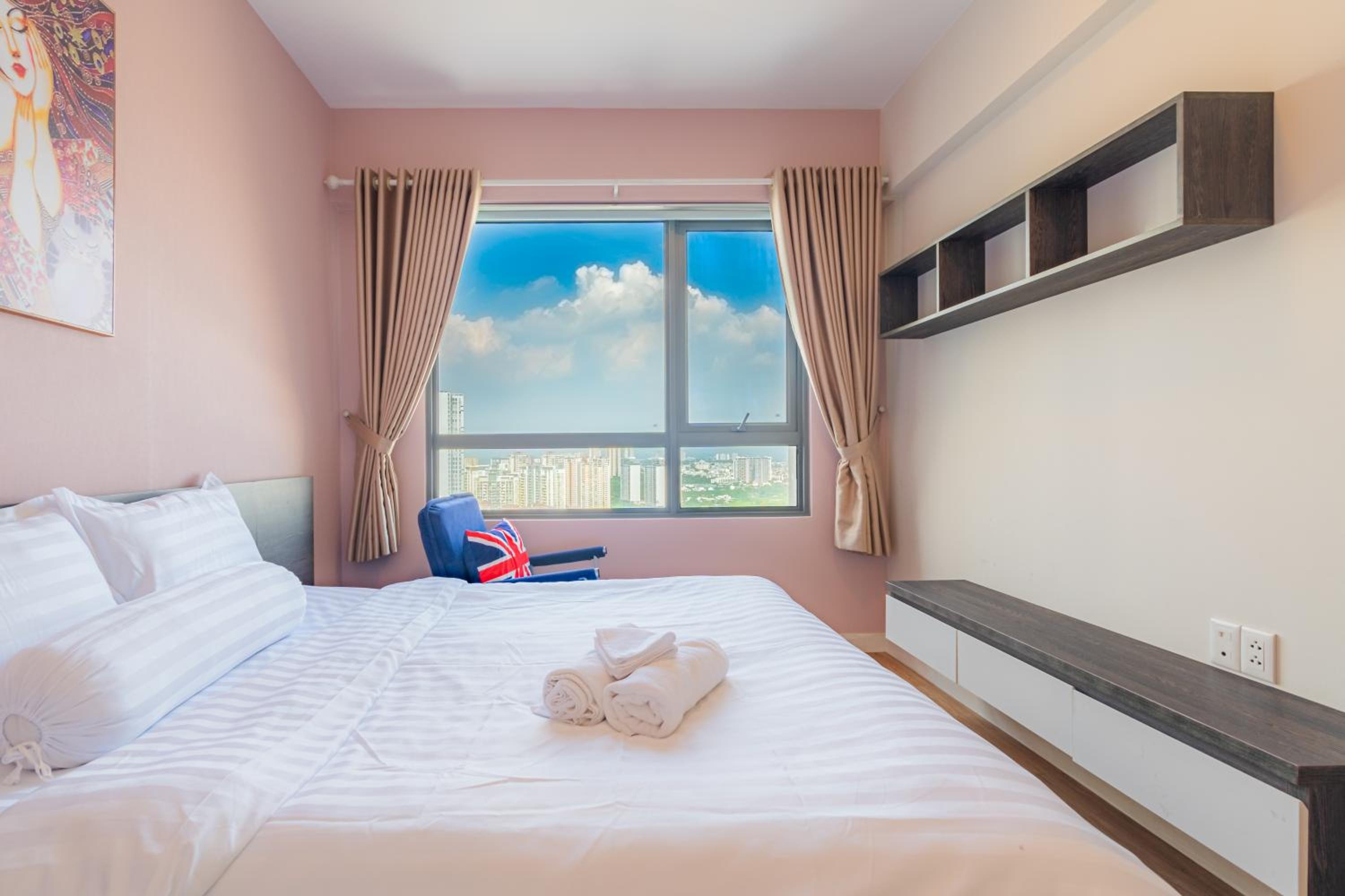 ambiHOME 3BR 2WC in Masteri Thao Dien District 2