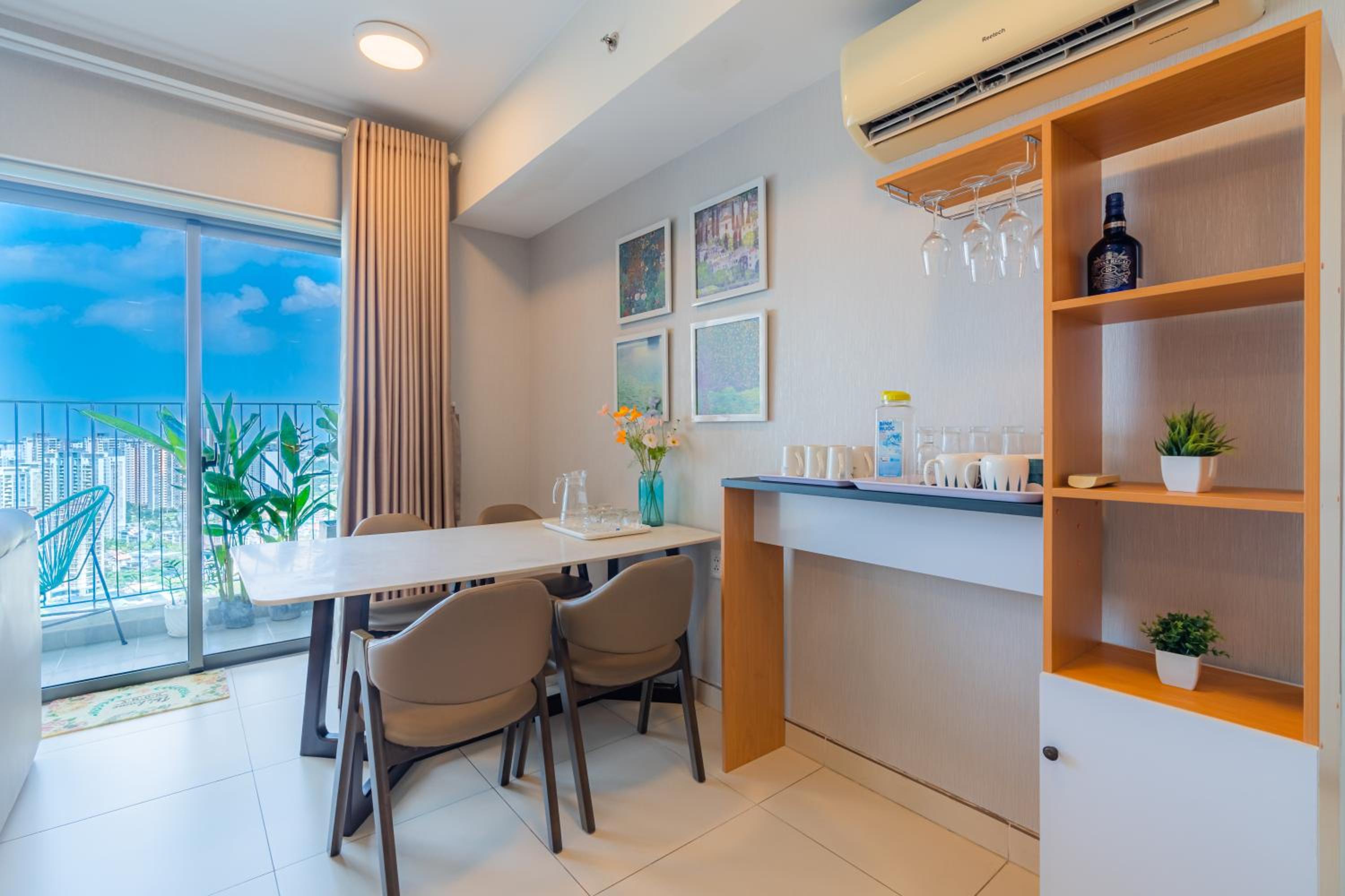 ambiHOME 3BR 2WC in Masteri Thao Dien District 2