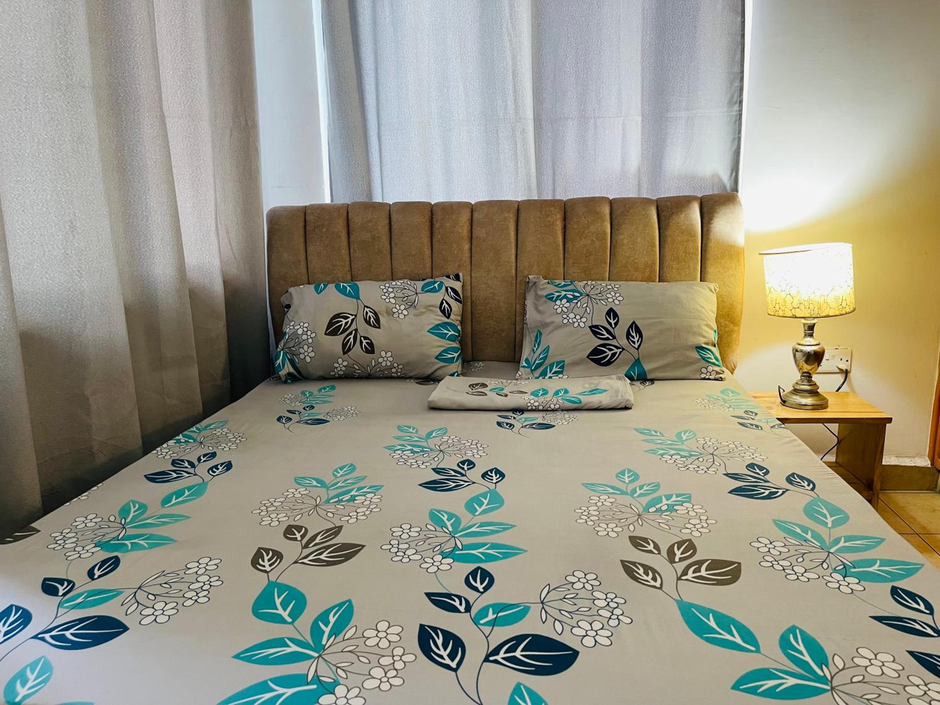 TWO BEDROOM Free Wi-Fi APARTMENT NEAR MALL view 2