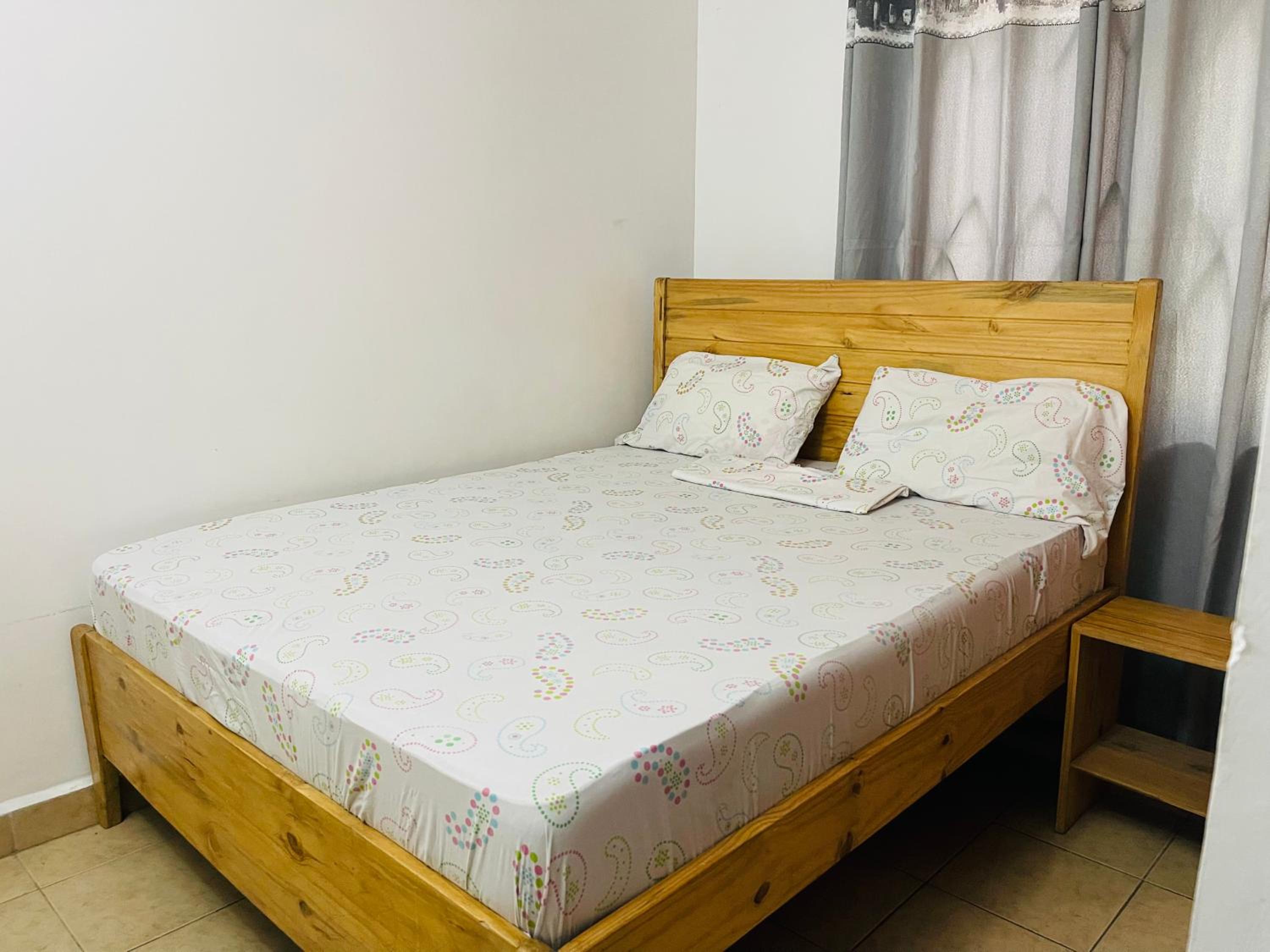 TWO BEDROOM Free Wi-Fi APARTMENT NEAR MALL view 5