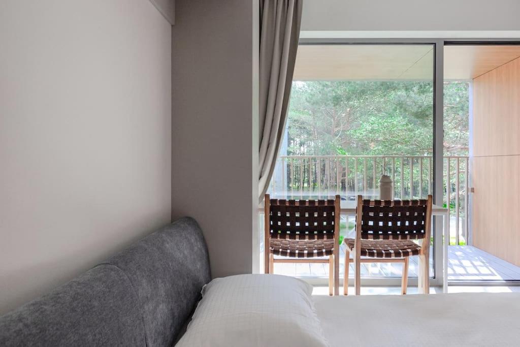Luxury studio in pinewood 3min walk to sea view 2