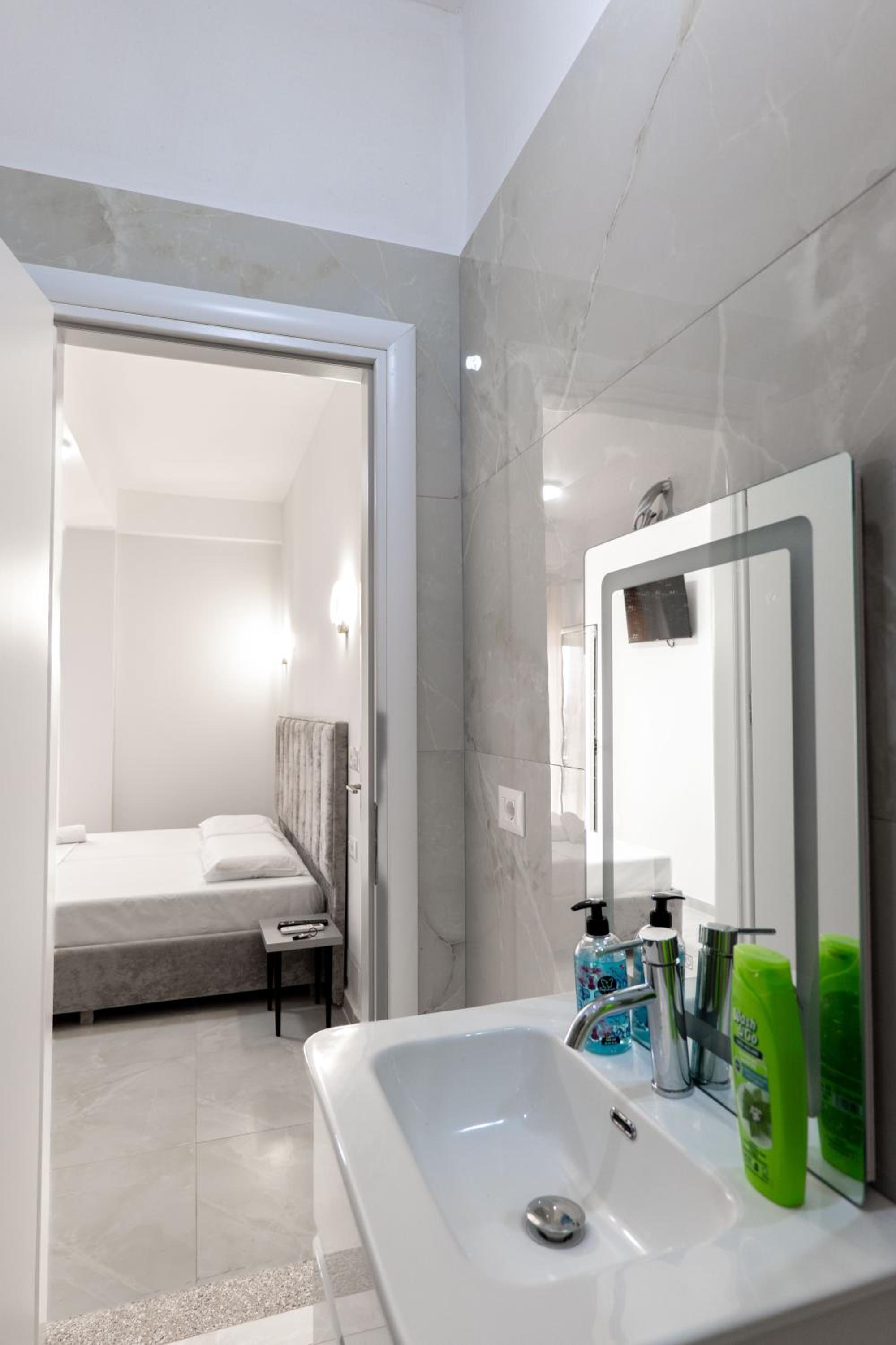 Albdea Apartment & Rooms