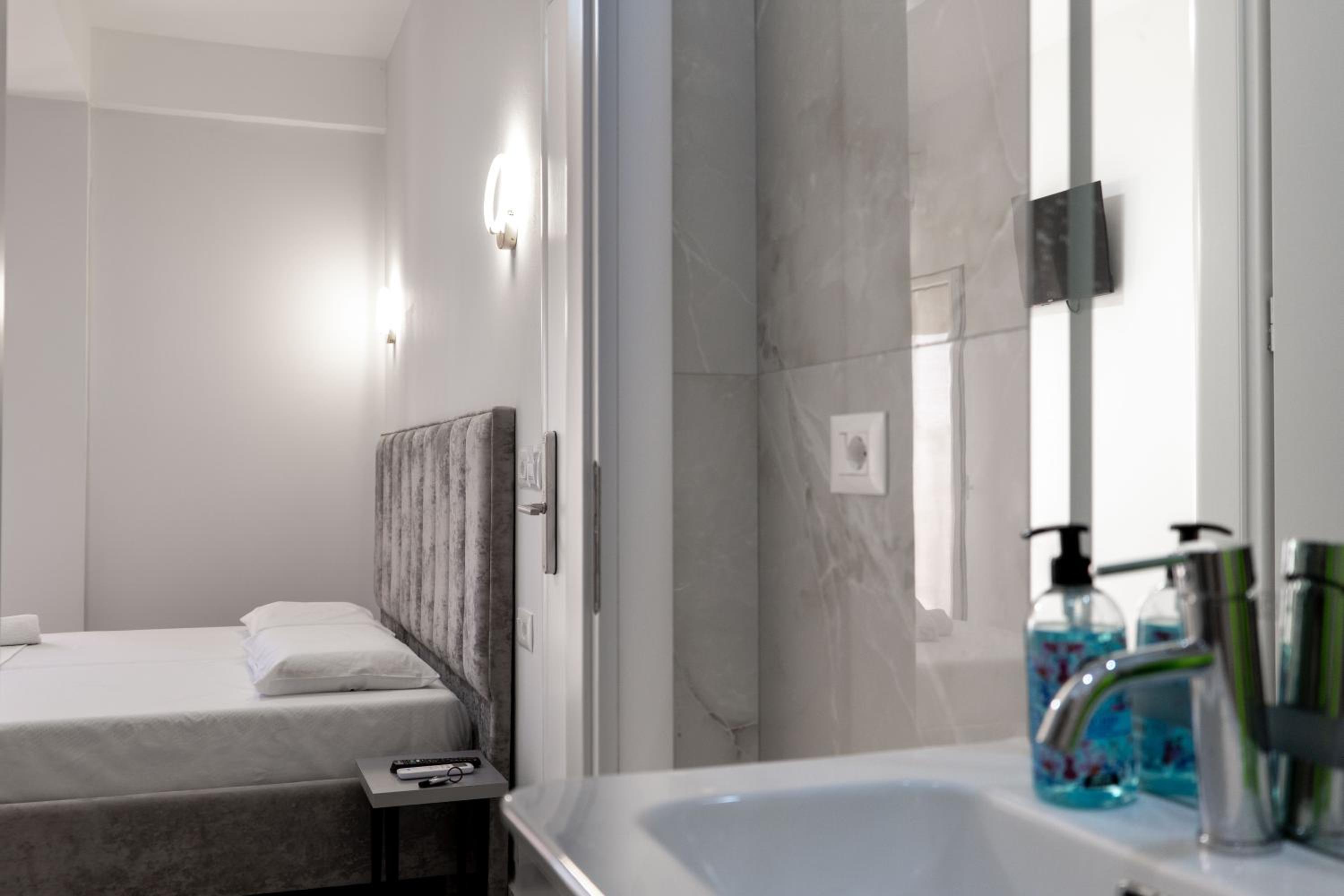 Albdea Apartment & Rooms