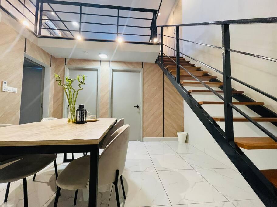 Arte Cheras Duplex by DeUrban