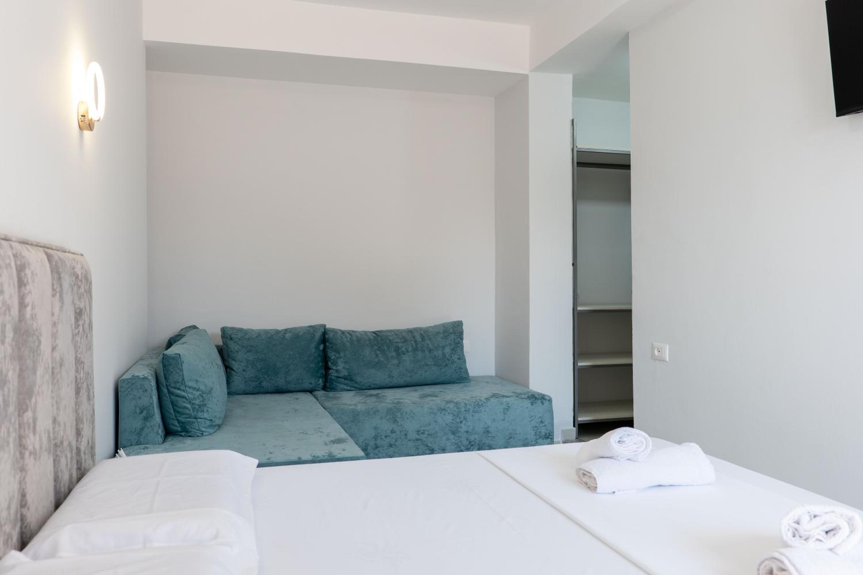 Albdea Apartment & Rooms