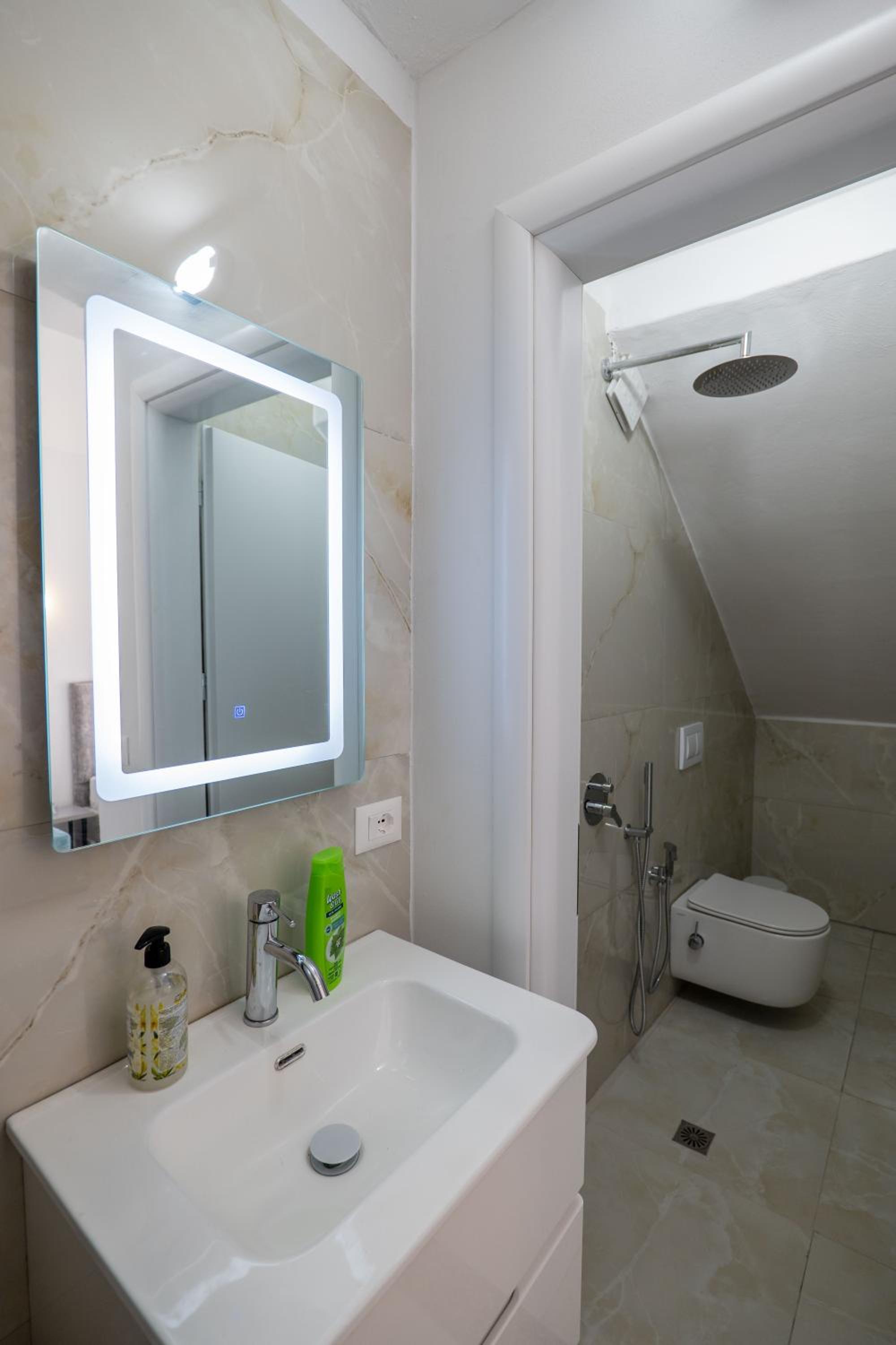 Albdea Apartment & Rooms