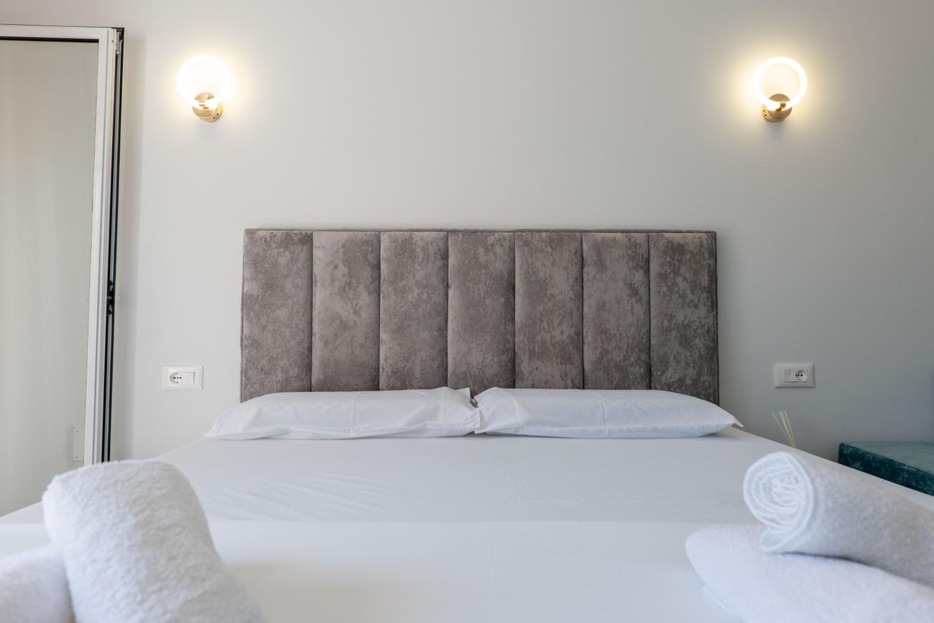 Albdea Apartment & Rooms
