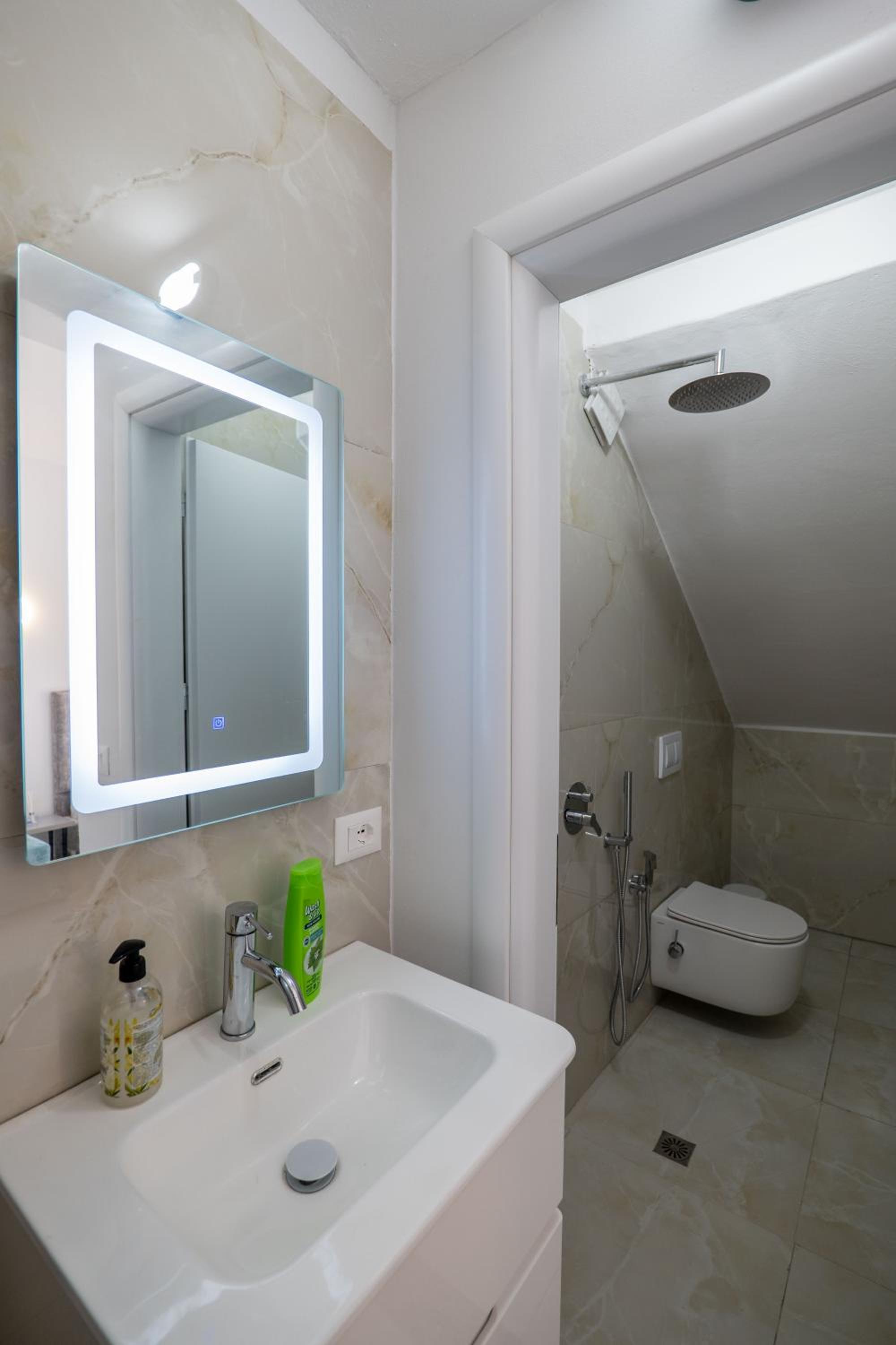 Albdea Apartment & Rooms