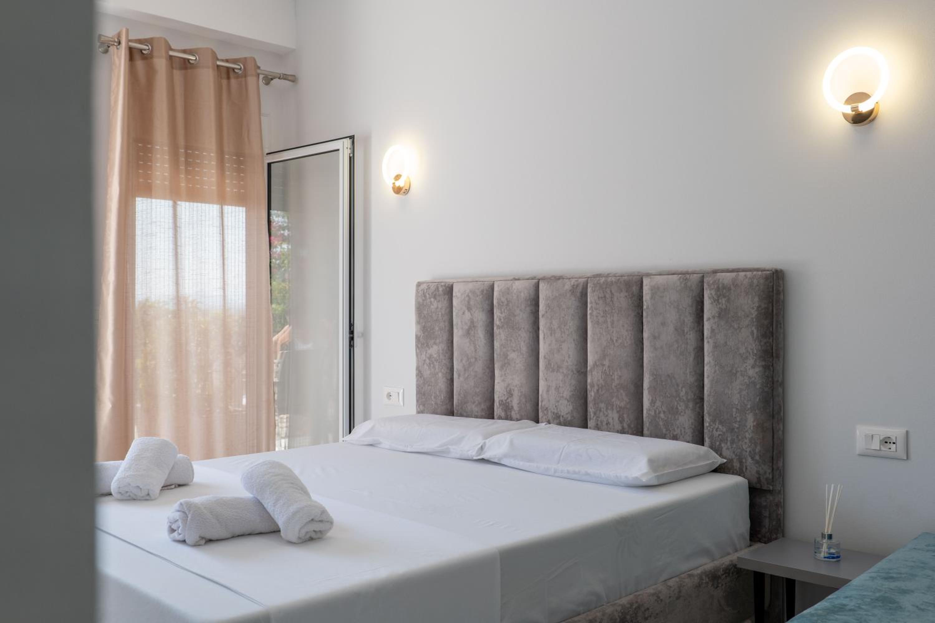 Albdea Apartment & Rooms