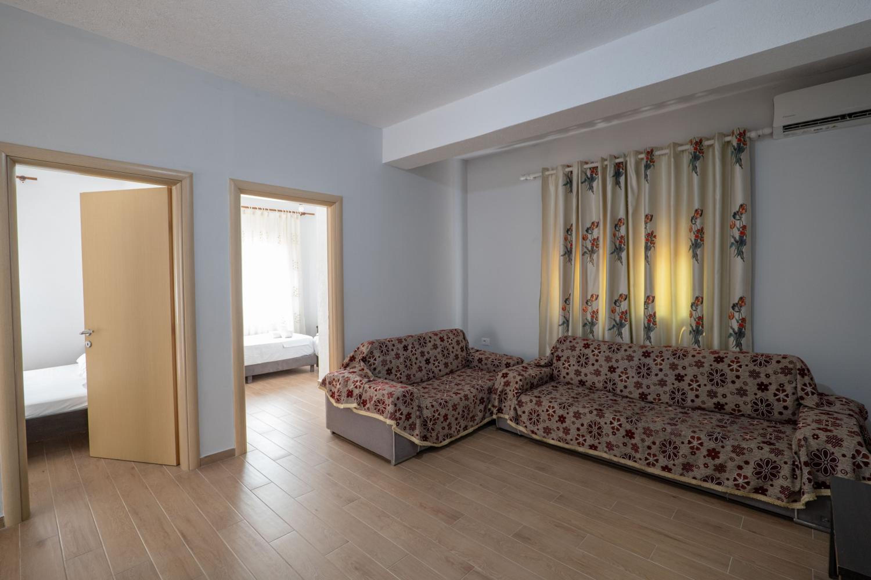 Albdea Apartment & Rooms