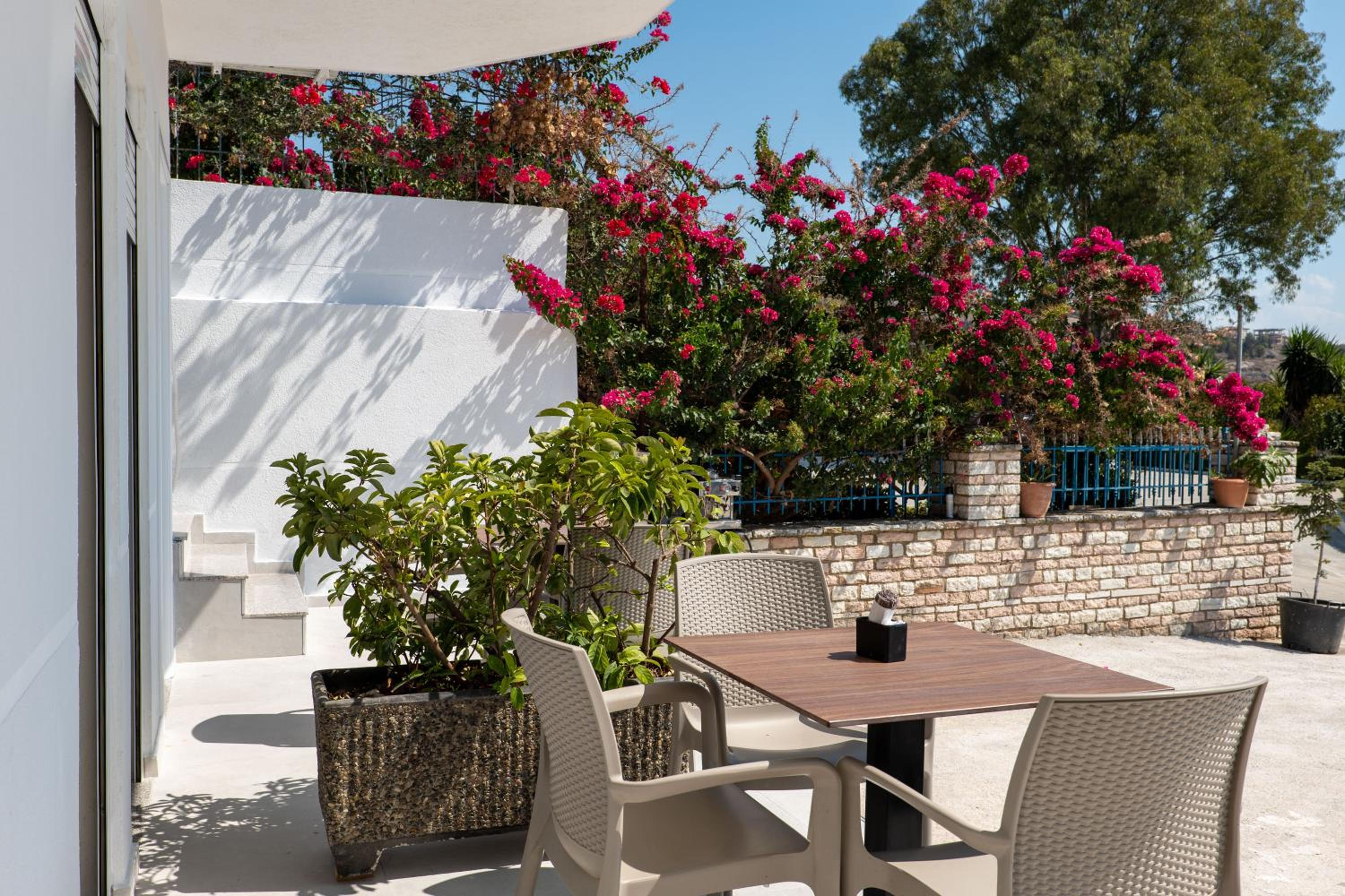 Albdea Apartment & Rooms