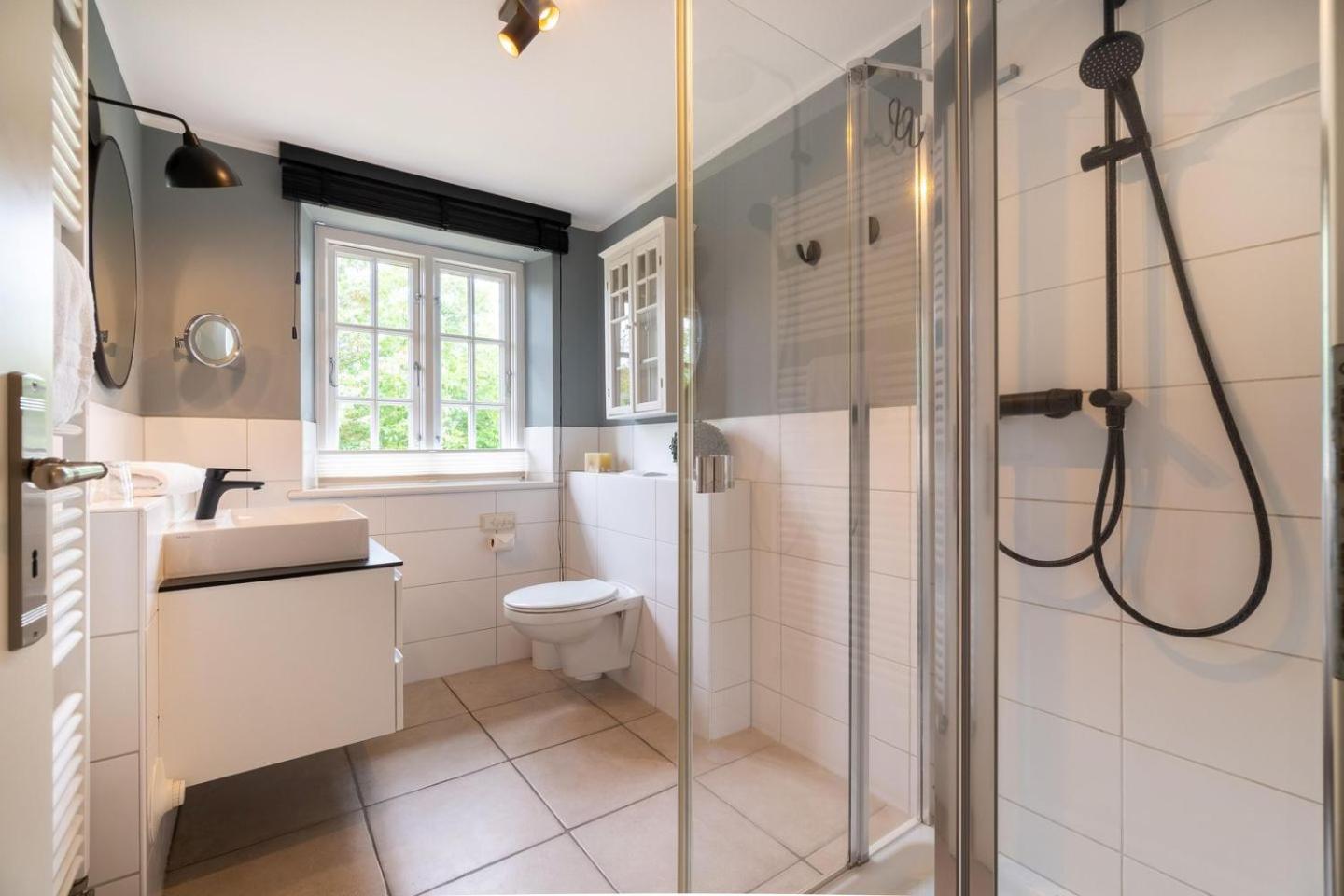Seesucht-Föhr - Moderne Reet-Haushälfte mit Sauna, Garten & Terrasse nahe Wattenmeer