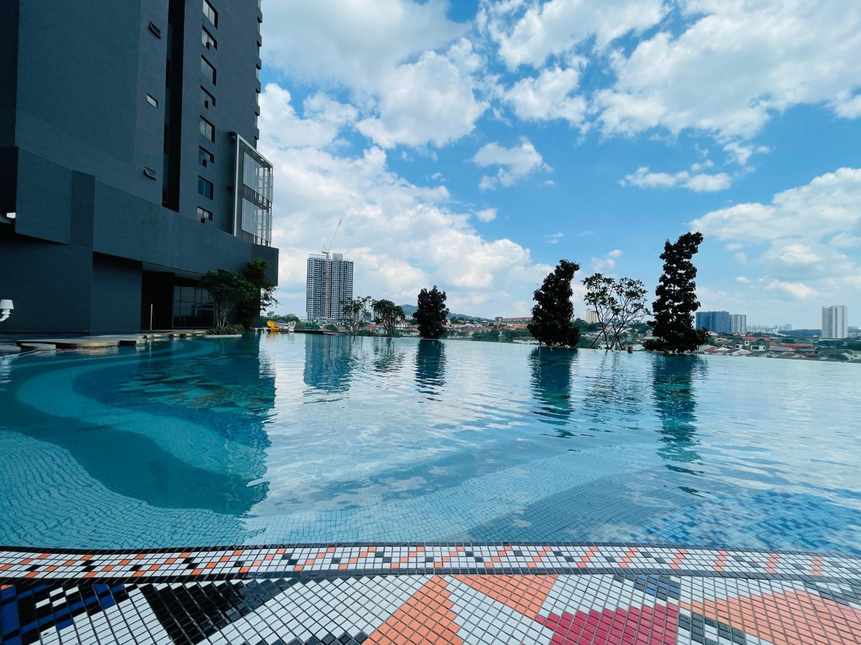 Arte Cheras Duplex by DeUrban
