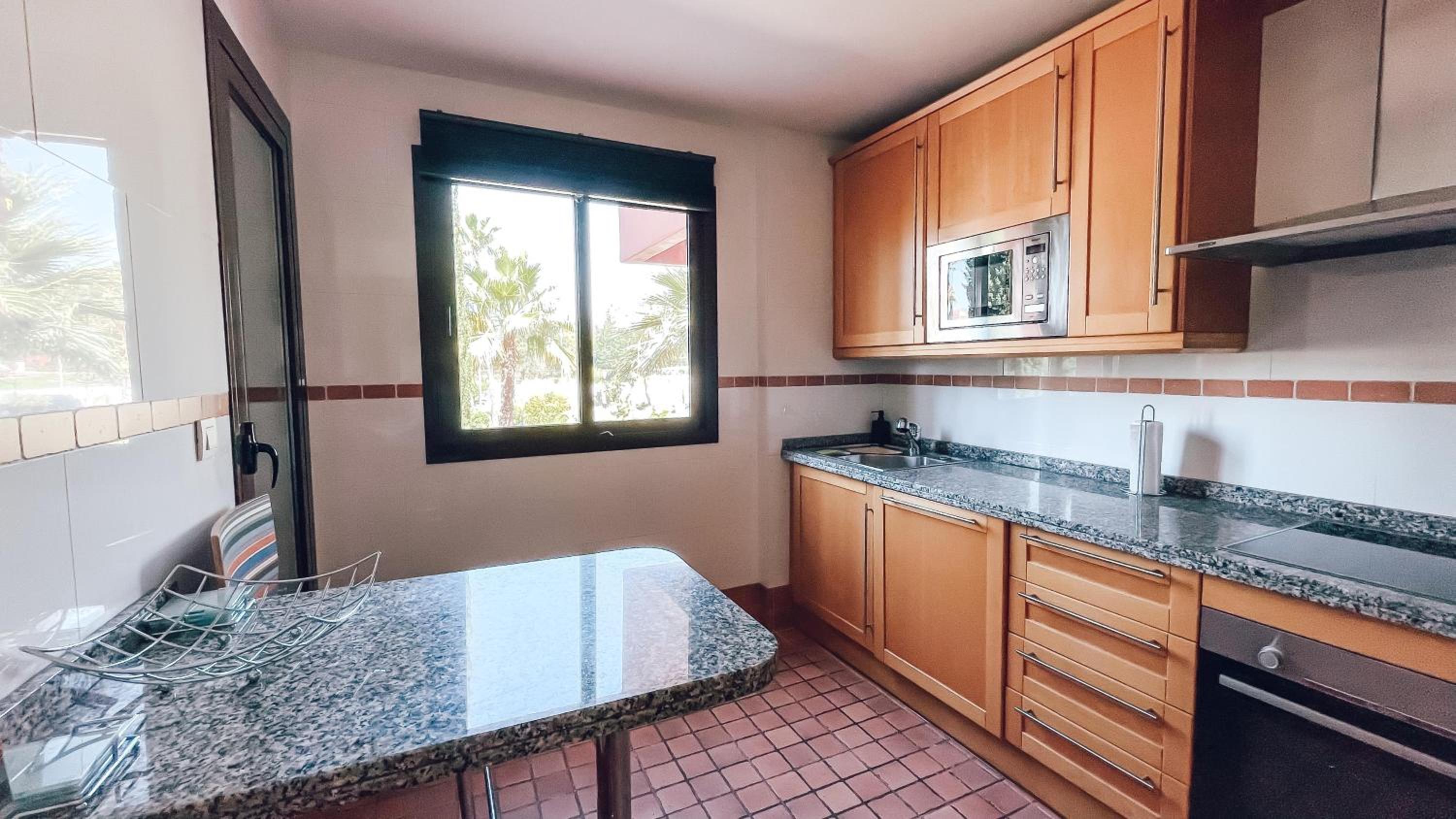 Las Salinas en Estepona — kitchen