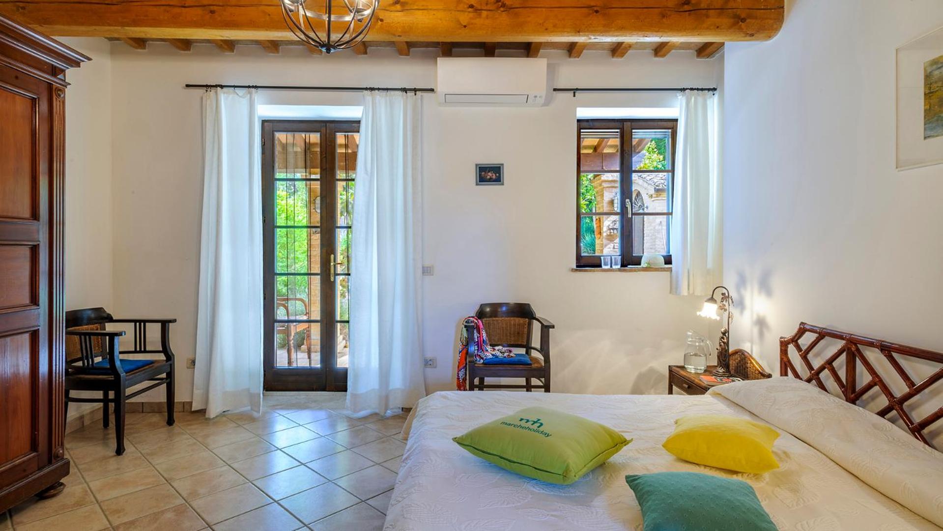 LA GIROLIMA 6&2, Emma Villas