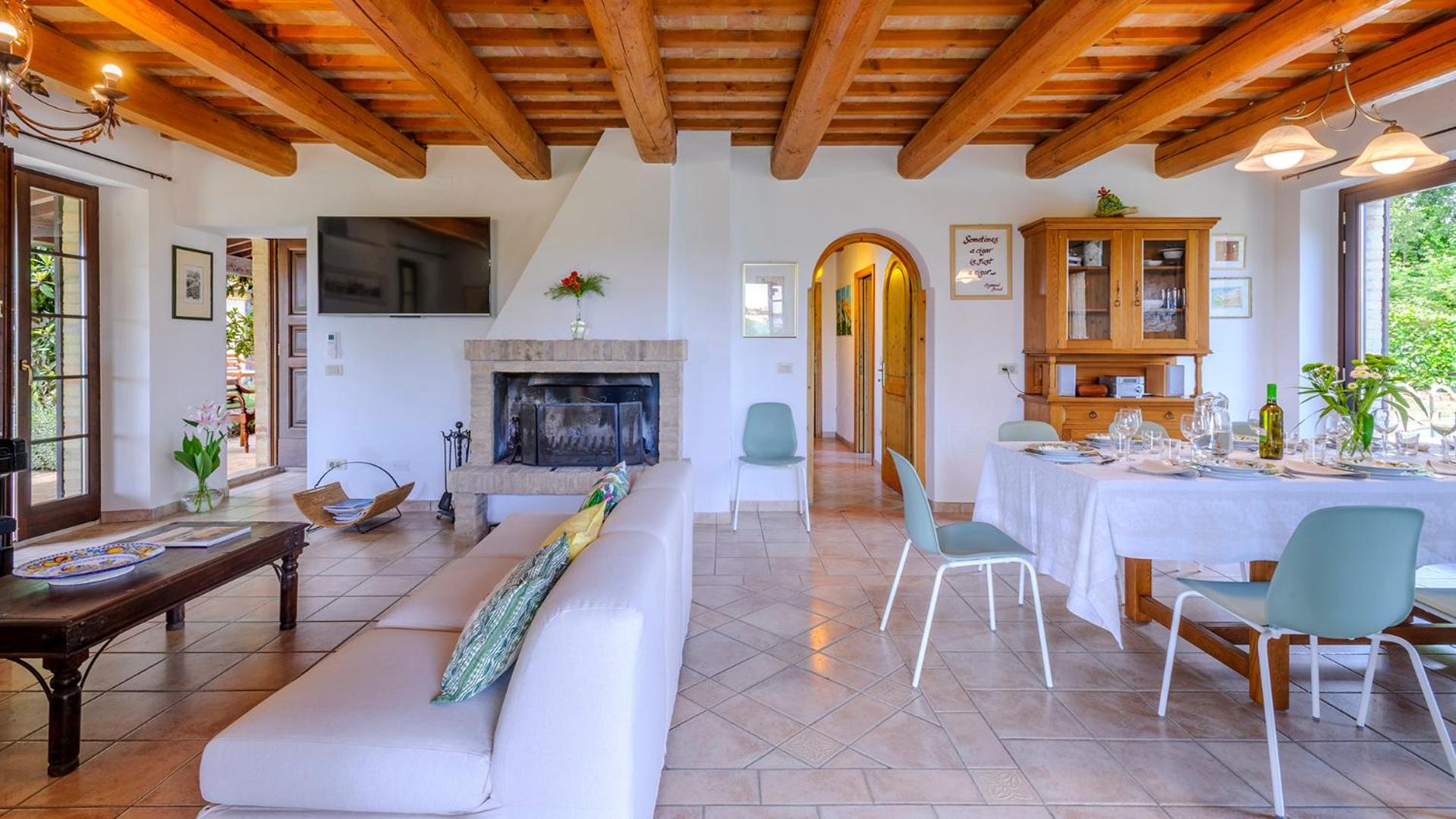 LA GIROLIMA 6&2, Emma Villas
