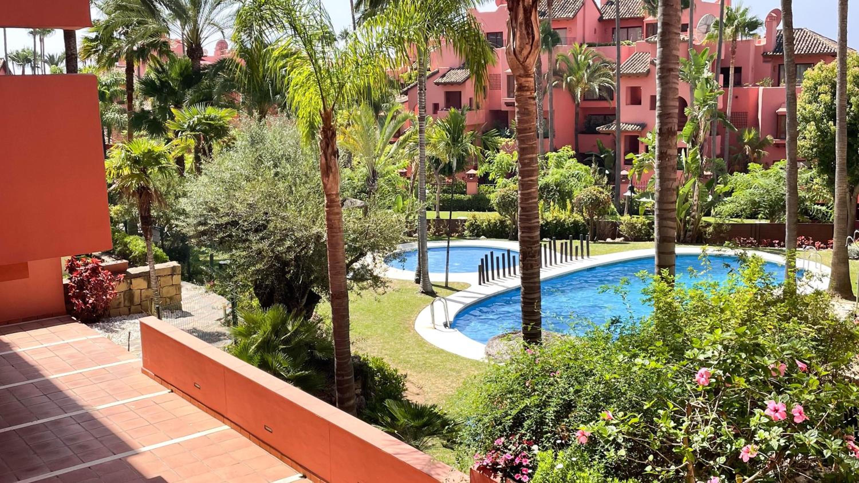 Las Salinas en Estepona — recepcion & lobby
