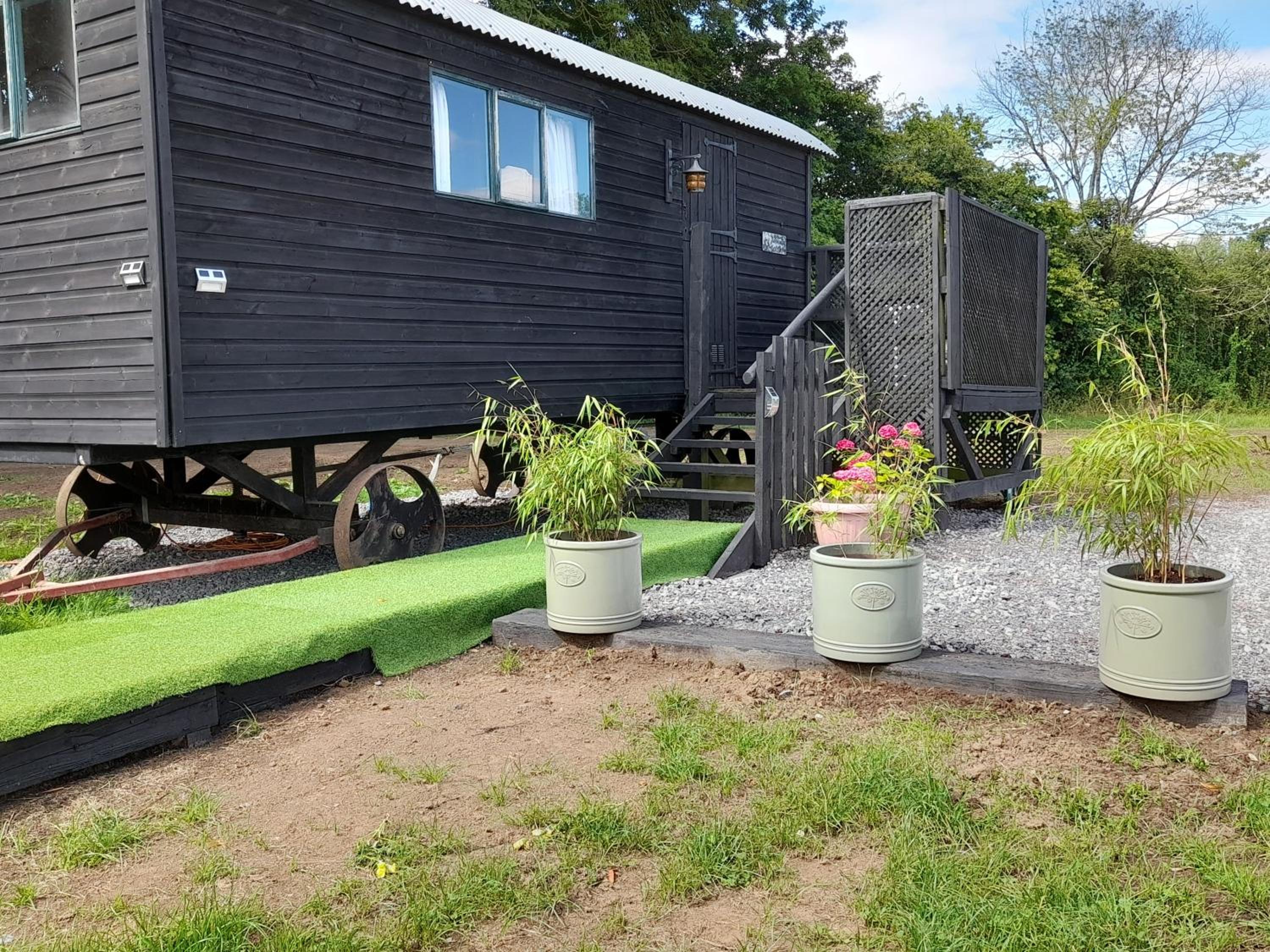 Hotel Lower Haven Shepherds Hut