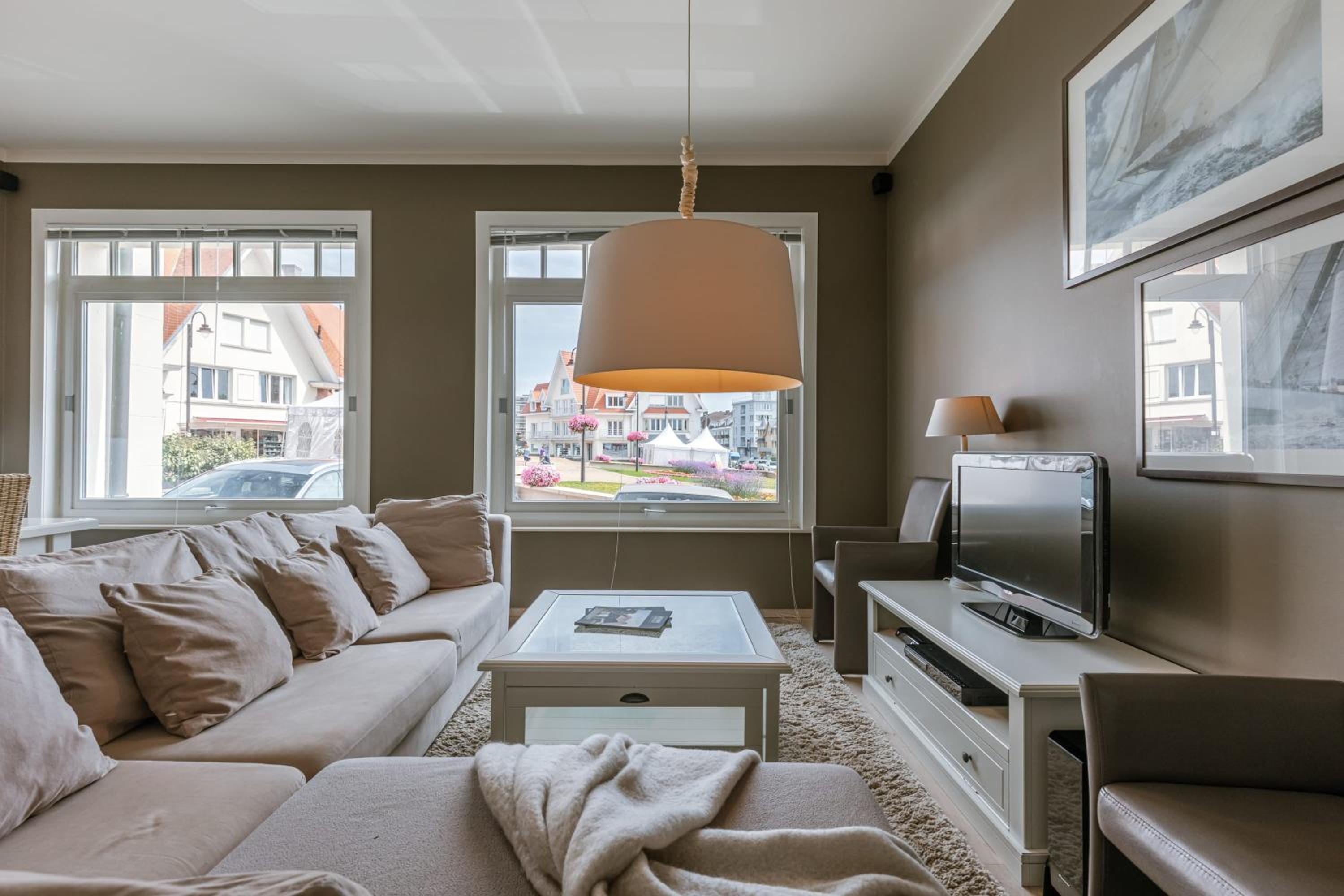 Spacious apartment near the beach in De Haan