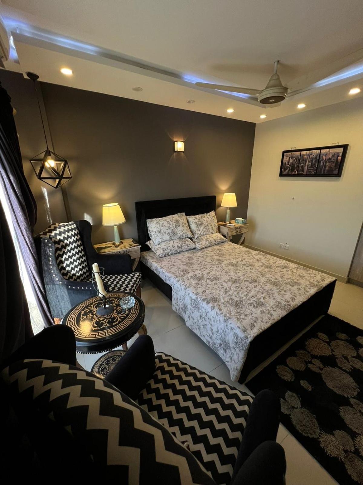 Downtown Lodges Bahria Town Phase 7 Rawalpinidi Islamabad view 4