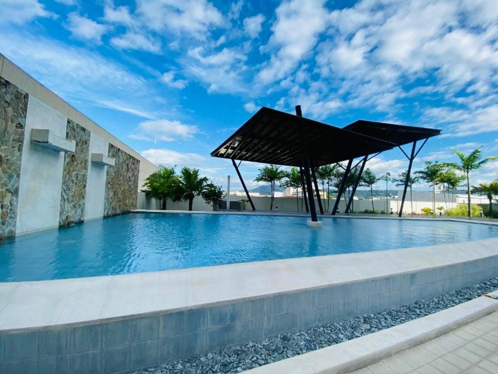 URent 1BR Condo Centrio Towers view 4